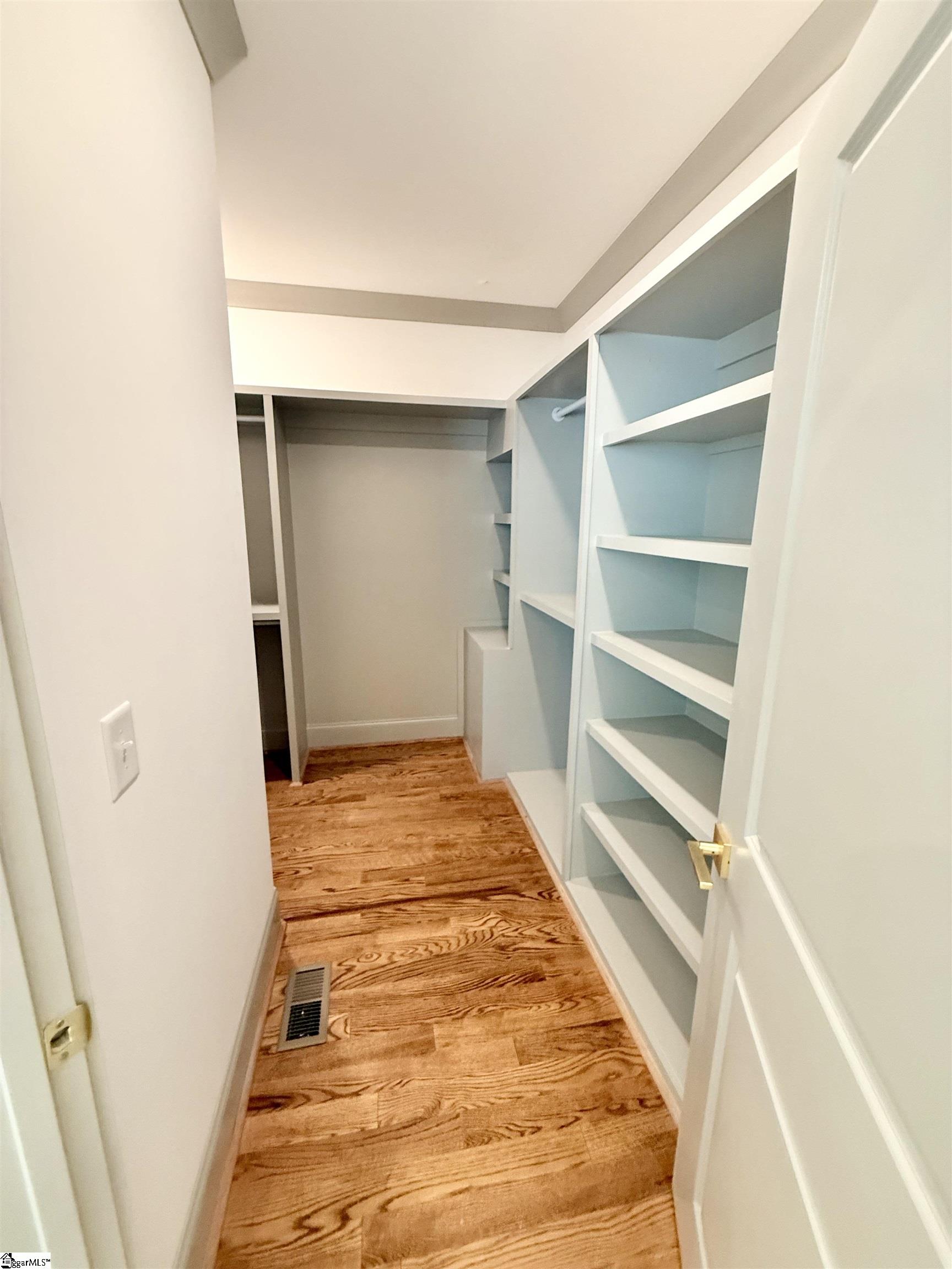 MLS #1568535 image #32