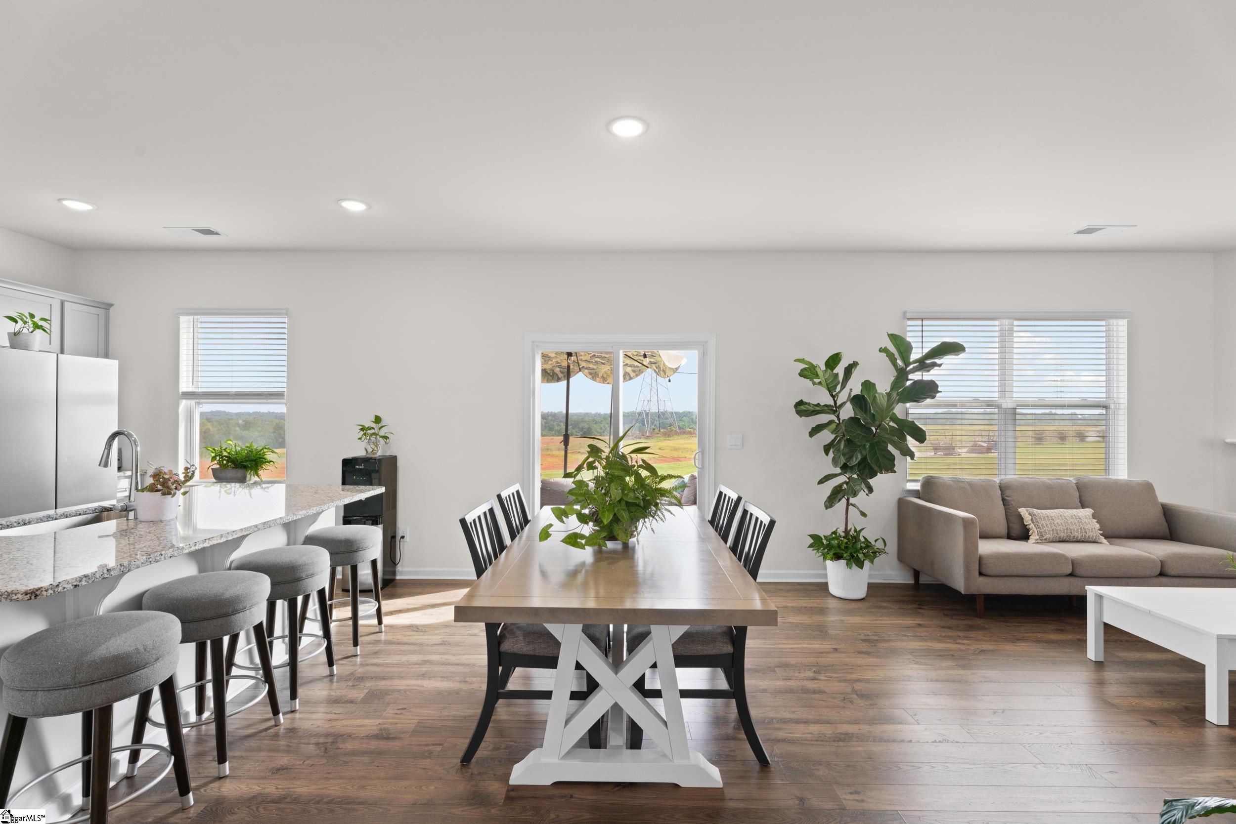 MLS #1568593 image #2