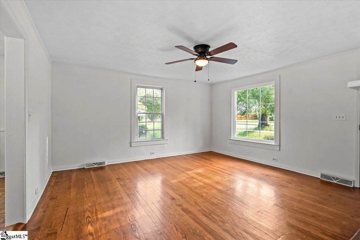 MLS #1569188 image #2