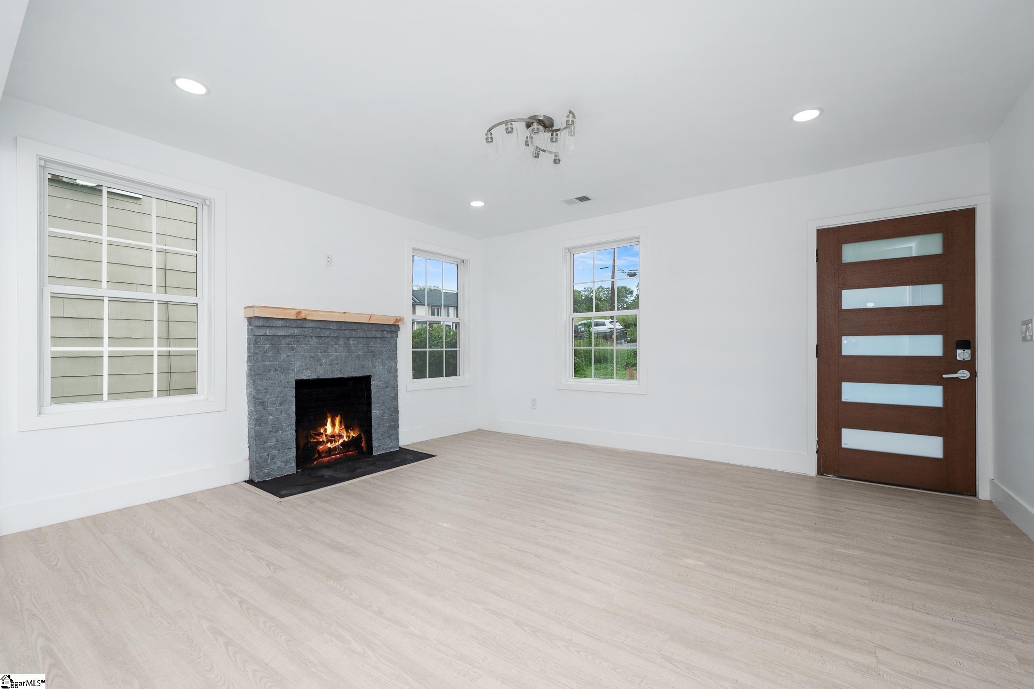 MLS #1569227 image #2