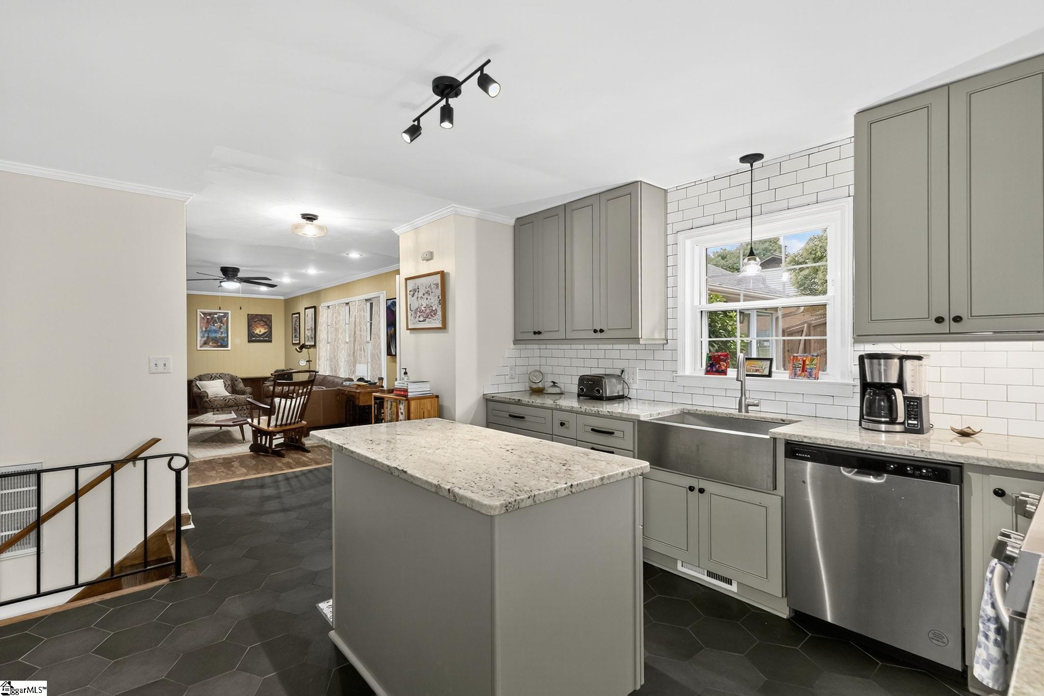 MLS #1569870 image #15