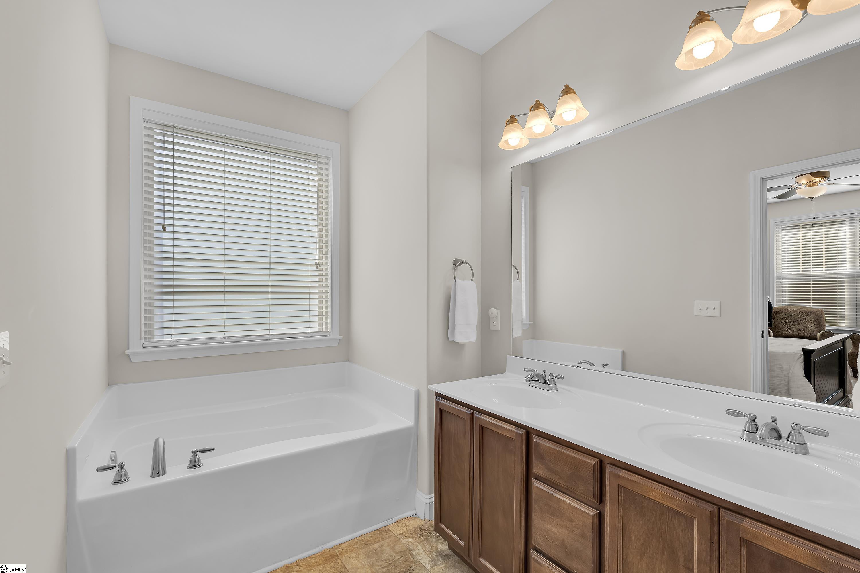 MLS #1570653 image #10