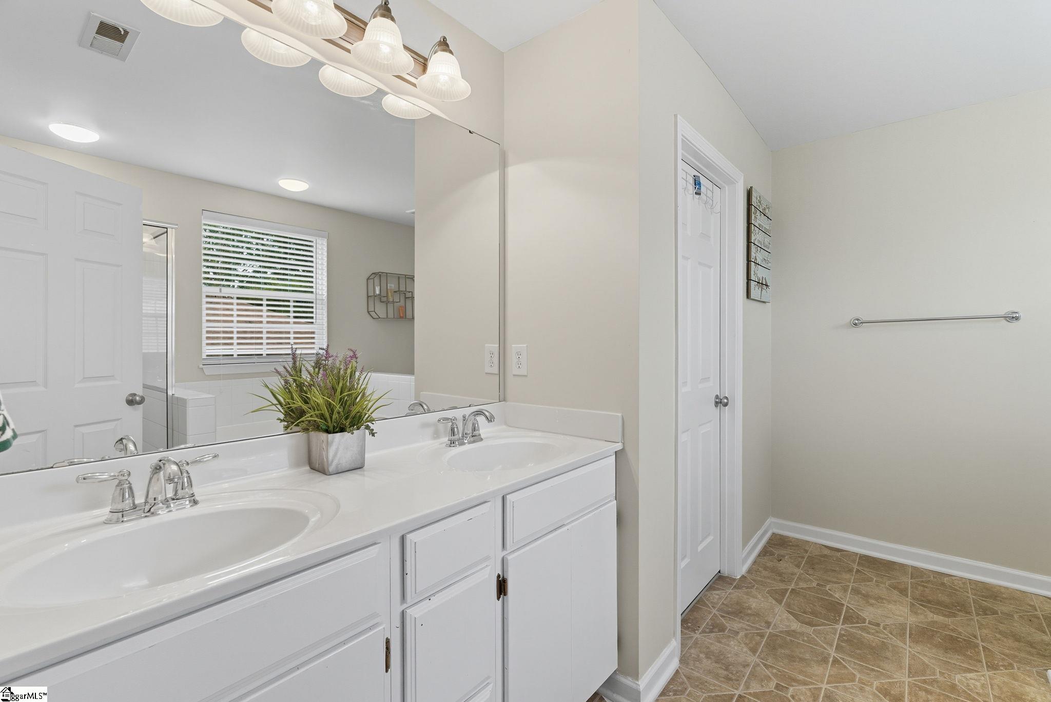 MLS #1570683 image #24