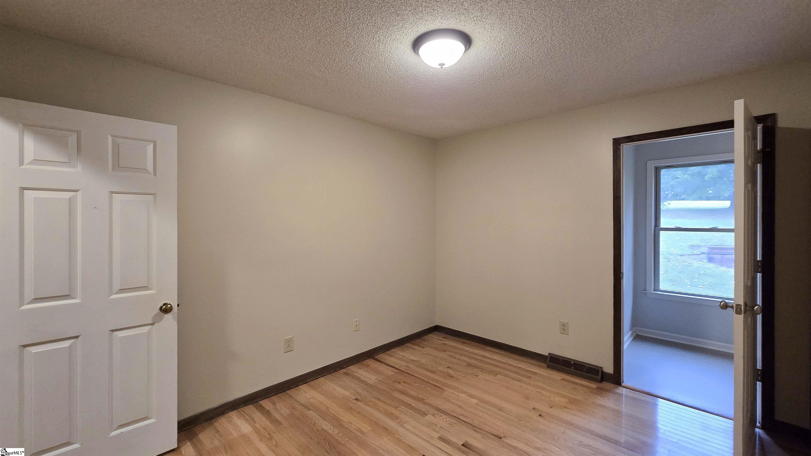 MLS #1571161 image #24