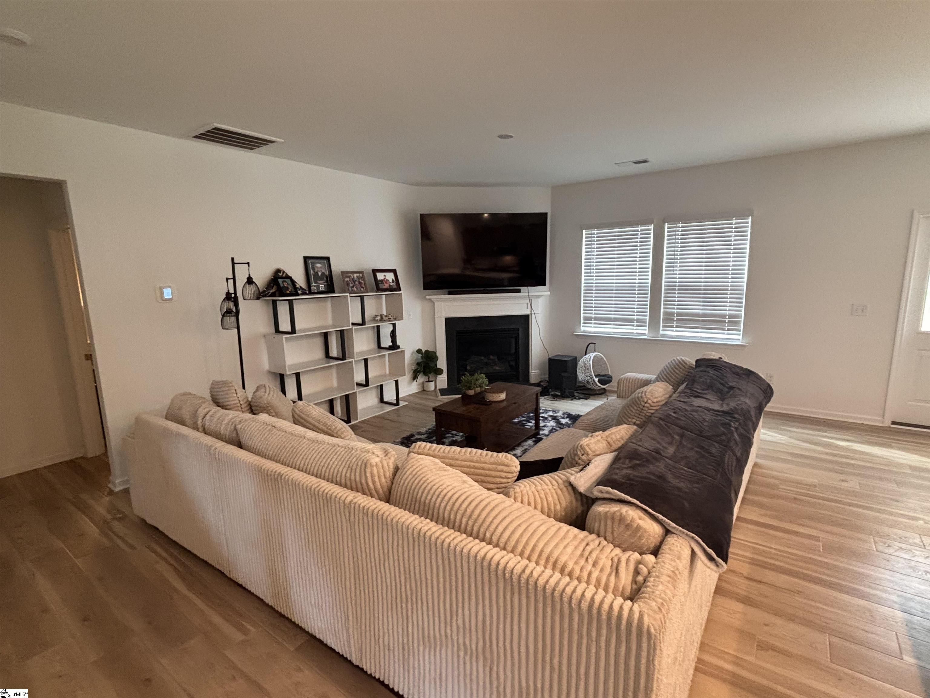 MLS #1571306 image #2