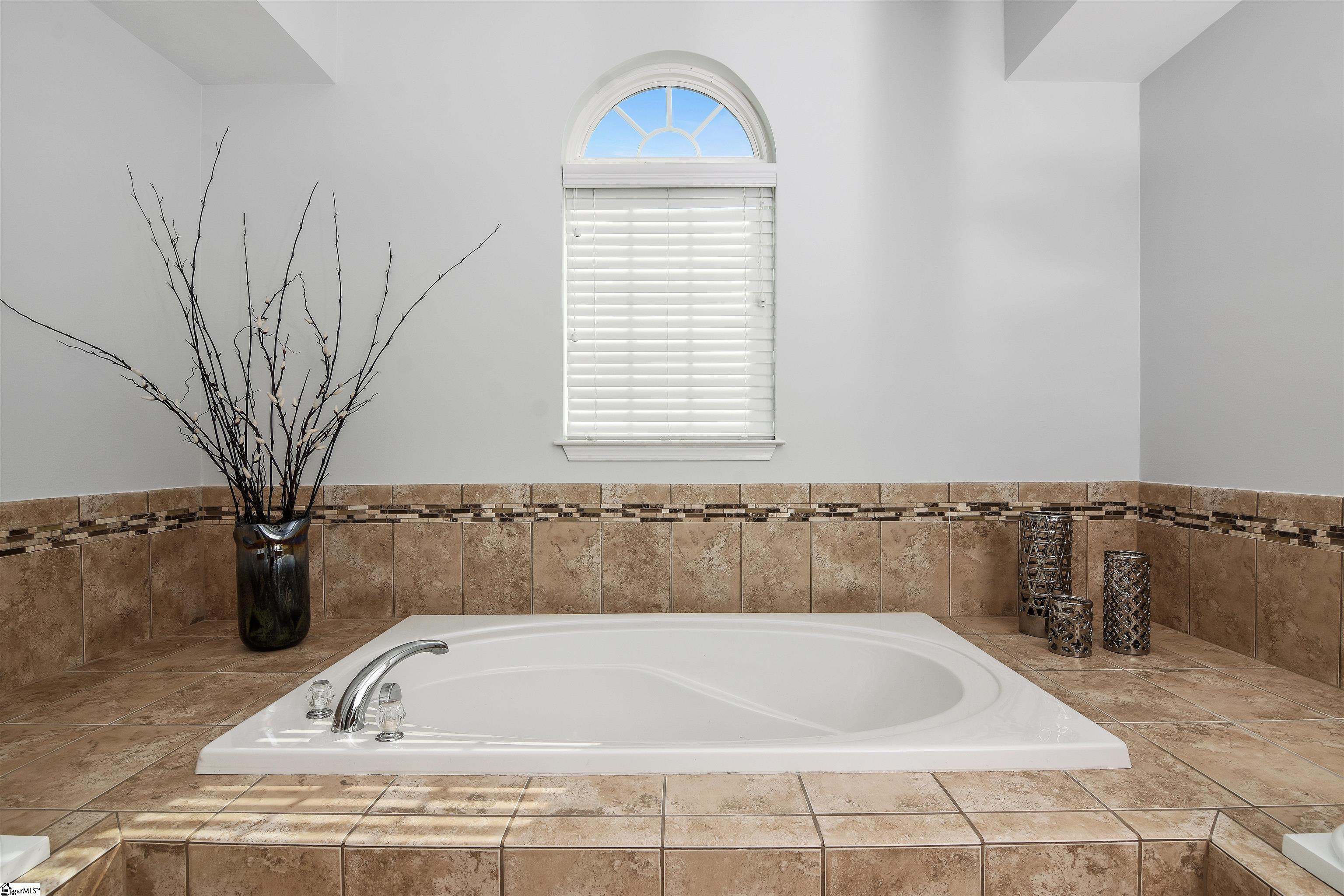 MLS #1572809 image #40