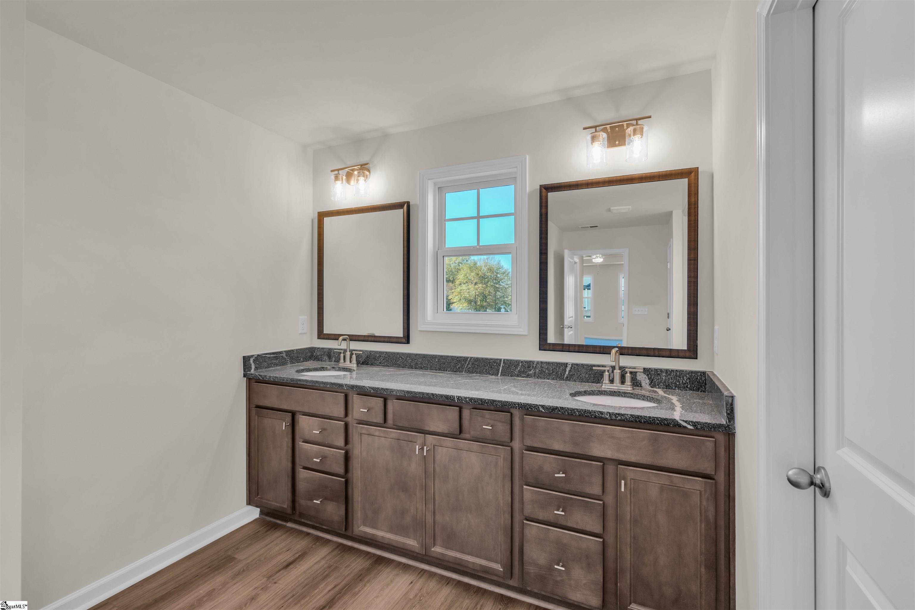 MLS #1574946 image #23