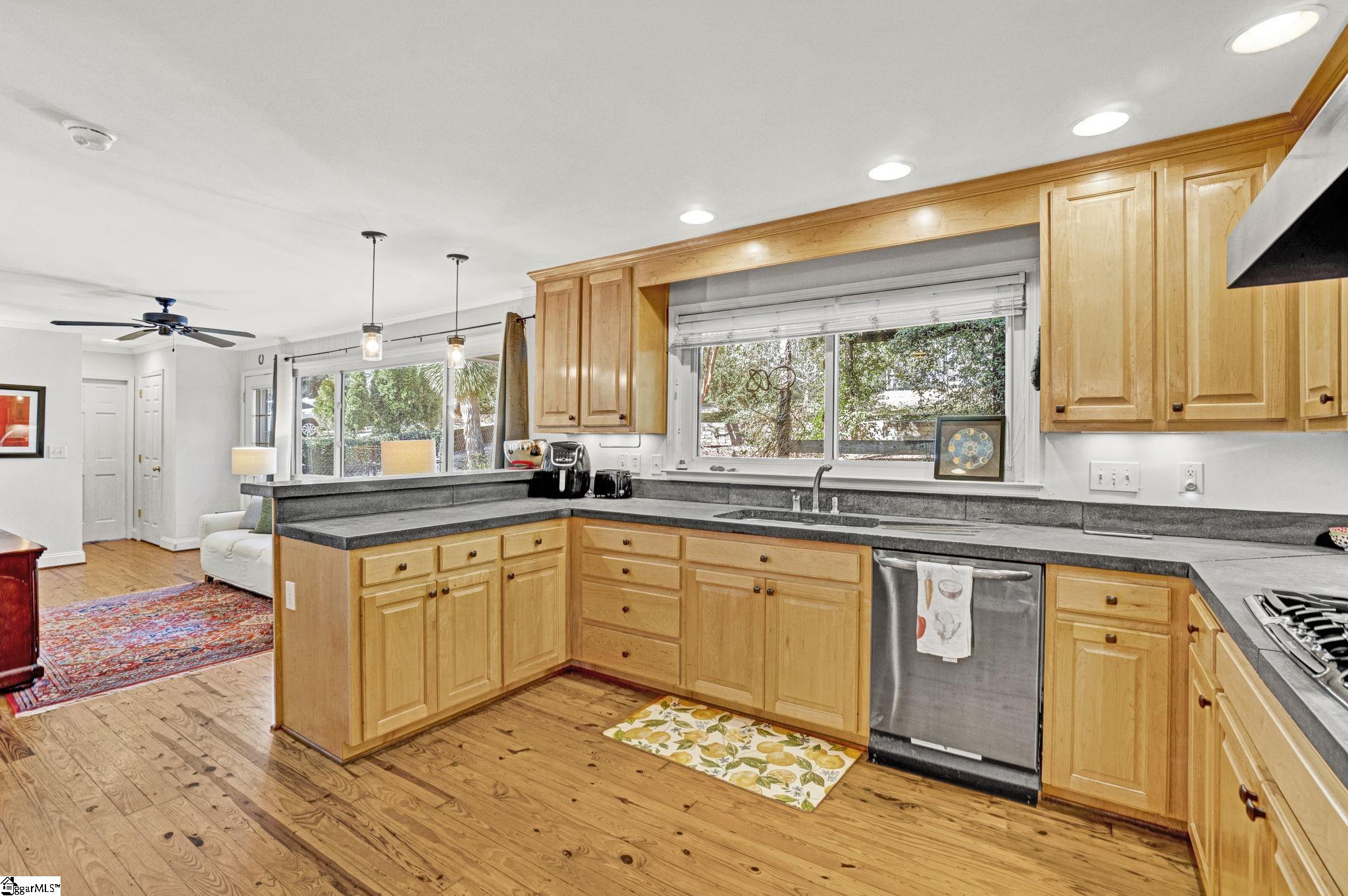 MLS #1575989 image #22