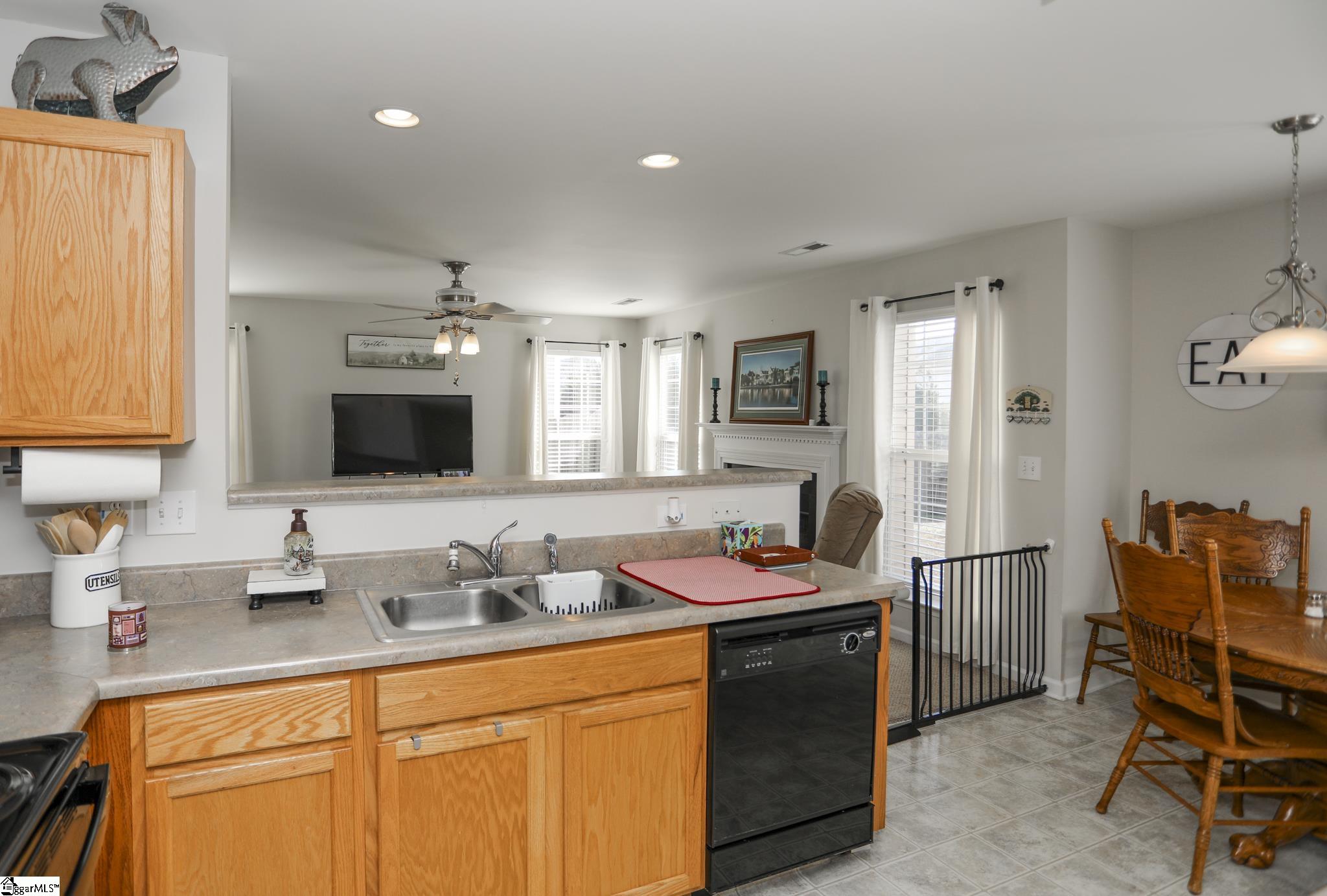 111 Kingsdale Court Simpsonville, SC 29680