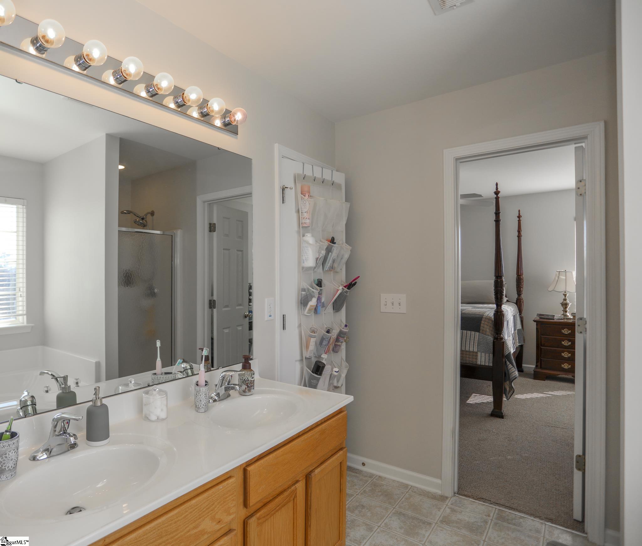 111 Kingsdale Court Simpsonville, SC 29680