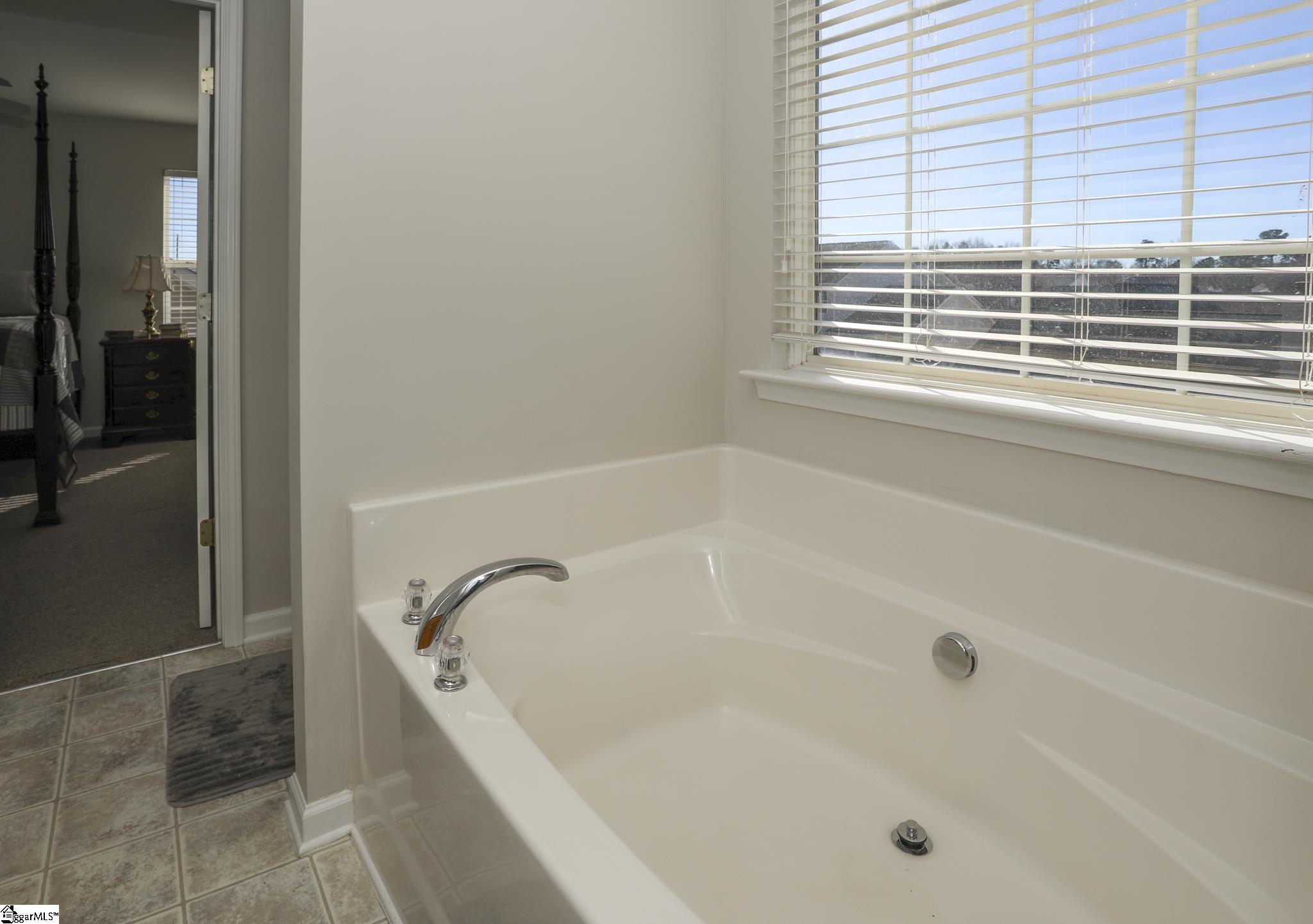 111 Kingsdale Court Simpsonville, SC 29680