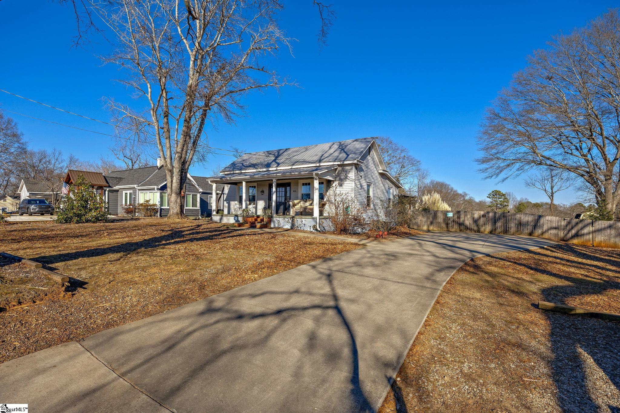 Homes for sale in Travelers Rest, SC | 308 N Main St, Travelers Rest, SC 29690 | MLS# 1579856