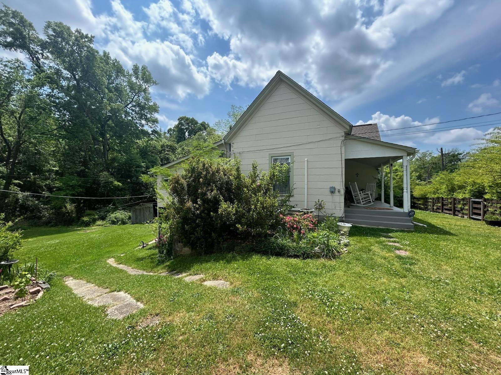 Homes for sale in Abbeville, SC | 207 Ellis Ave, Abbeville, SC 29620 | MLS# 1580055