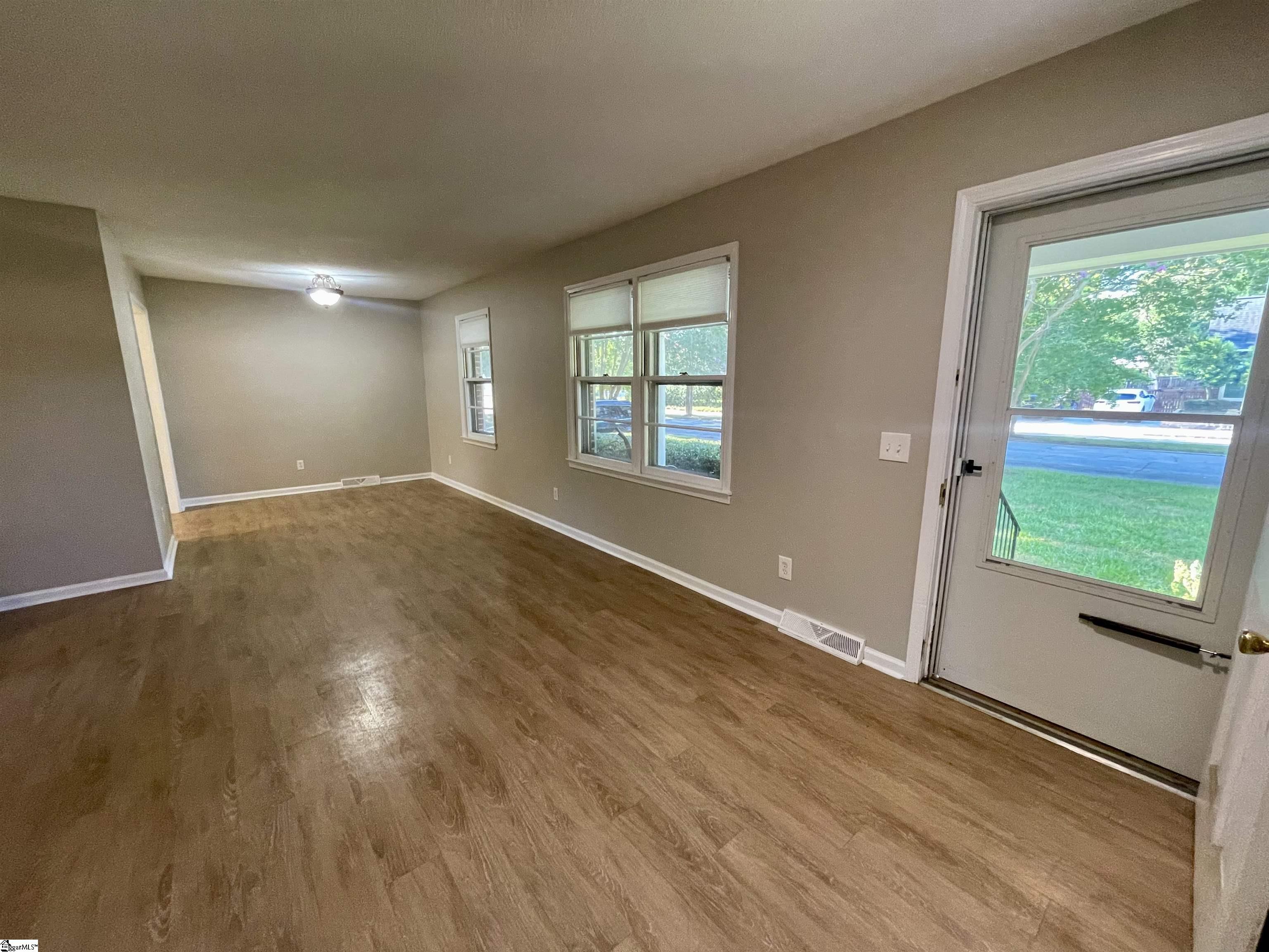 Homes for sale in Clinton, SC | 102 W Maple St, Clinton, SC 29325 | MLS# 1580125