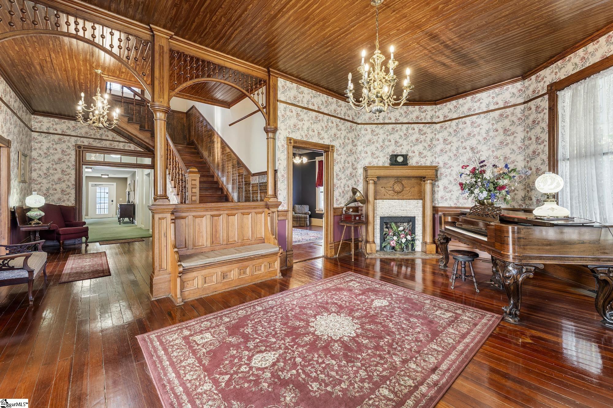 Homes for sale in Abbeville, SC | 208 S Main St, Abbeville, SC 29620 | MLS# 1580145