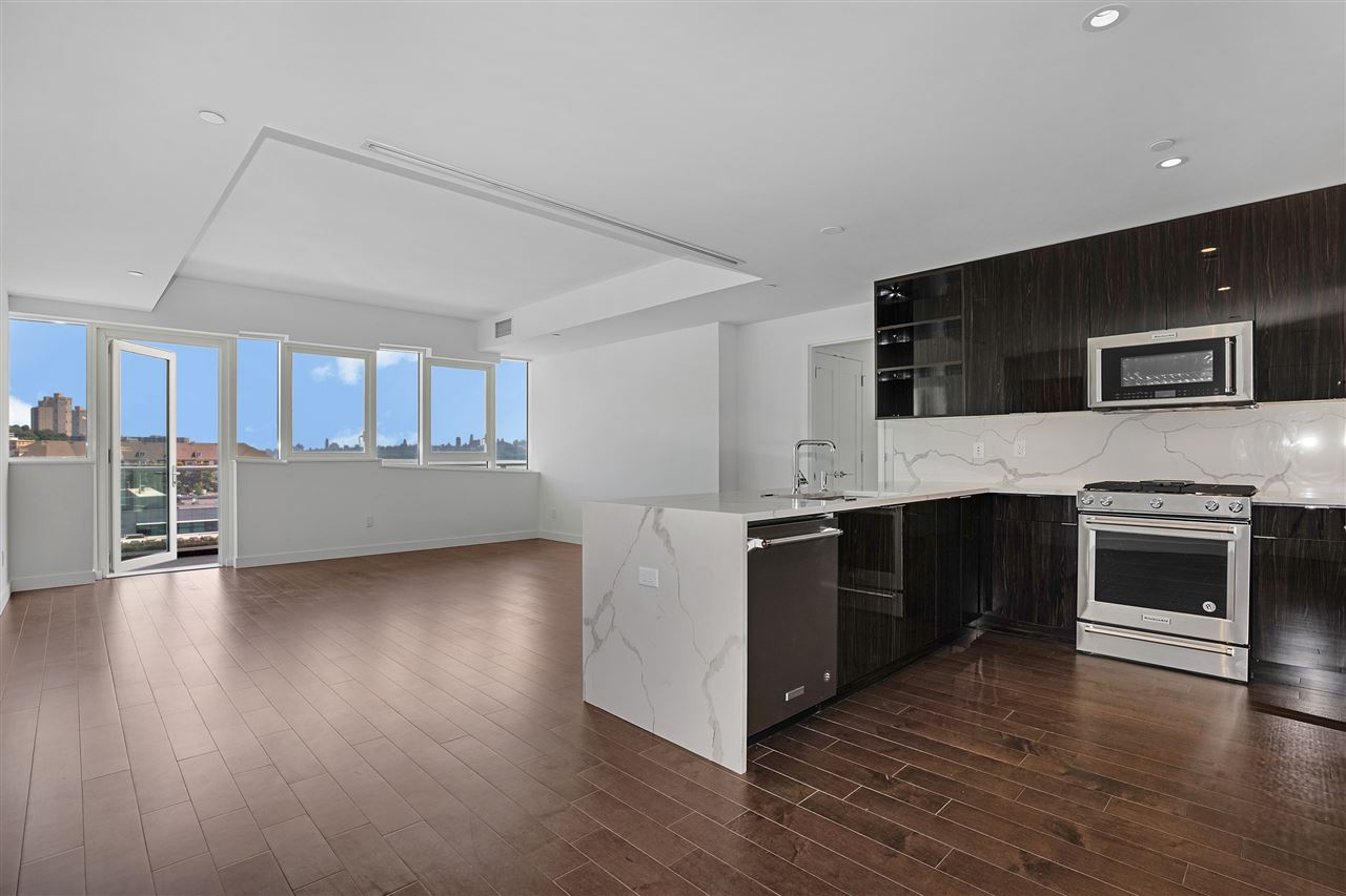 800 AVENUE AT PORT IMPERIAL , Weehawken, NJ 07086 Prominent