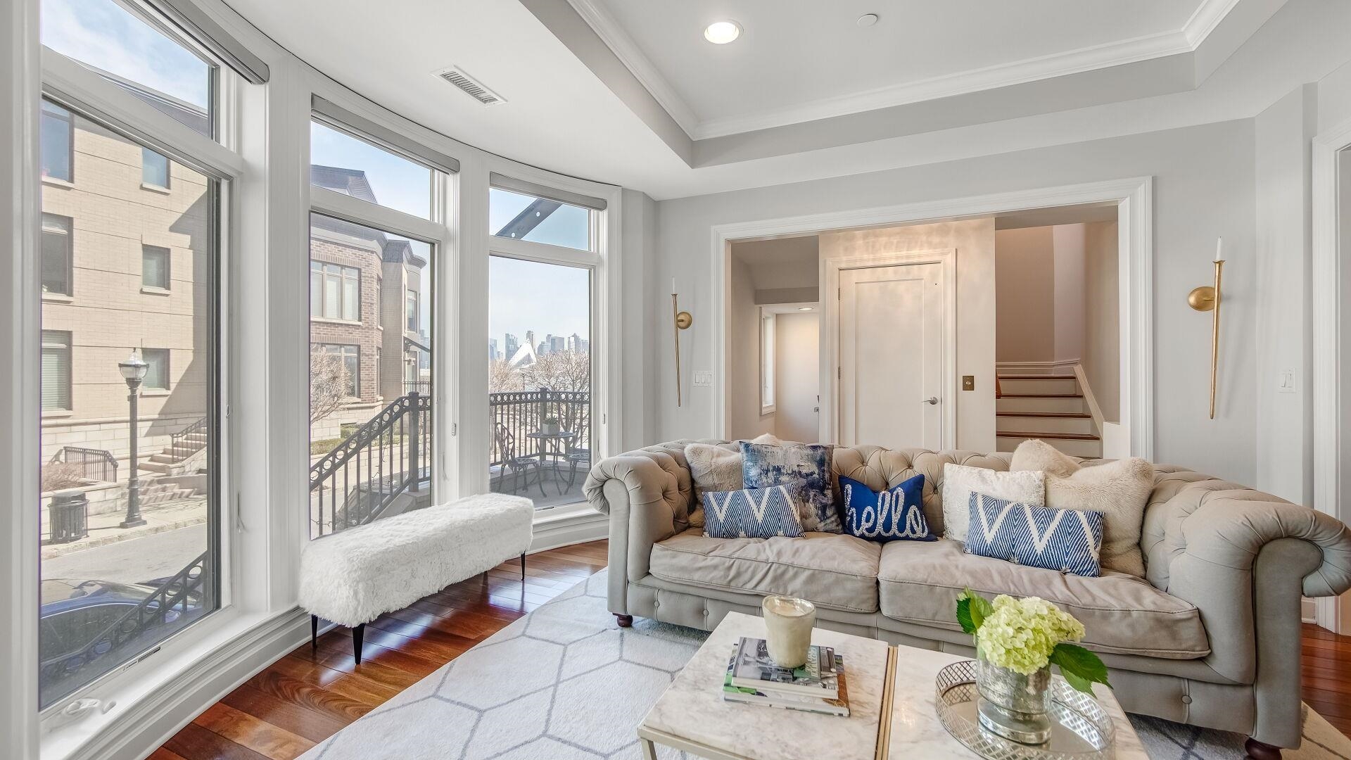 3 OXFORD LANDING, Weehawken, NJ 07086