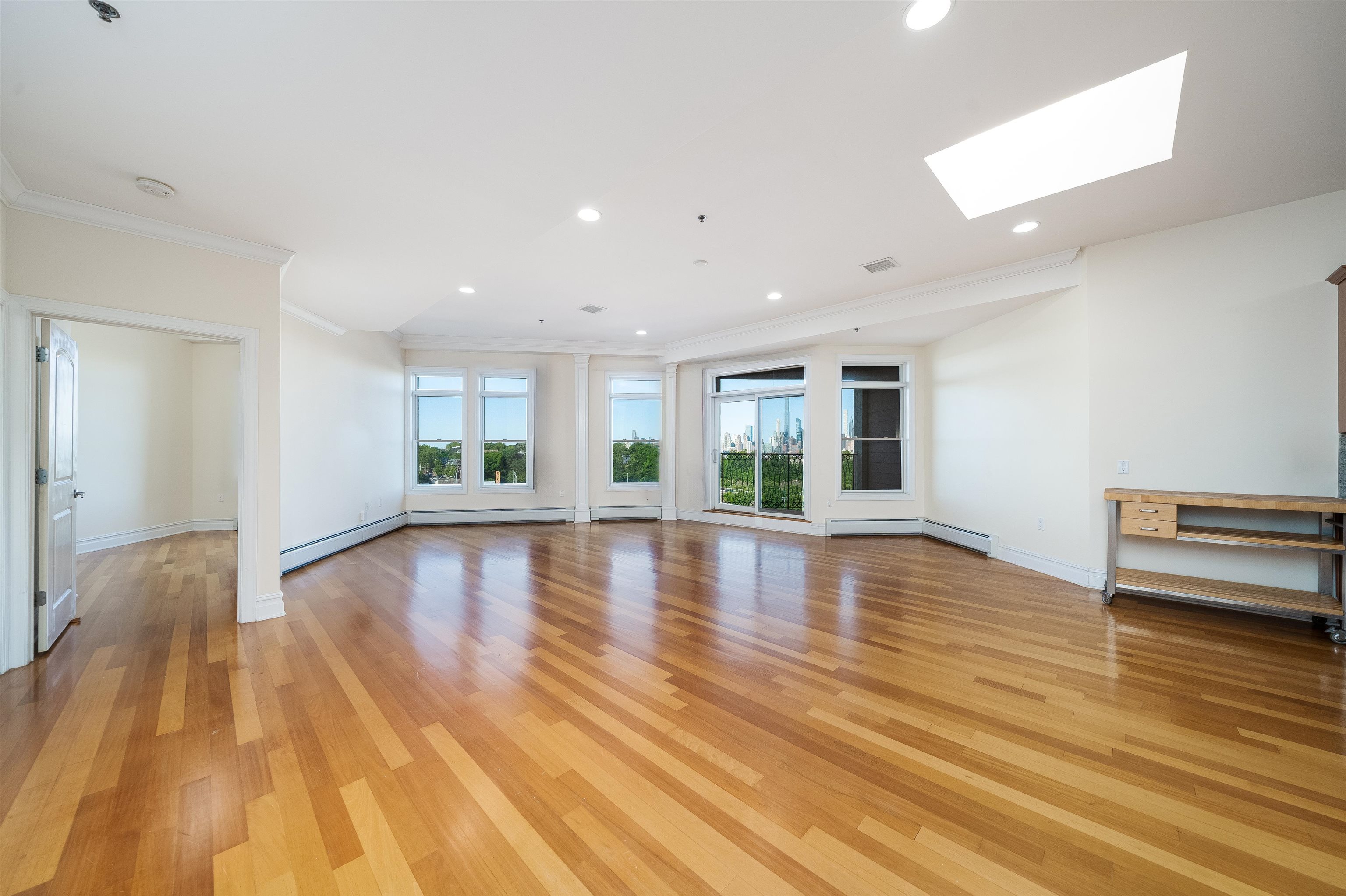 564 GREGORY AVE, Weehawken, NJ 07086