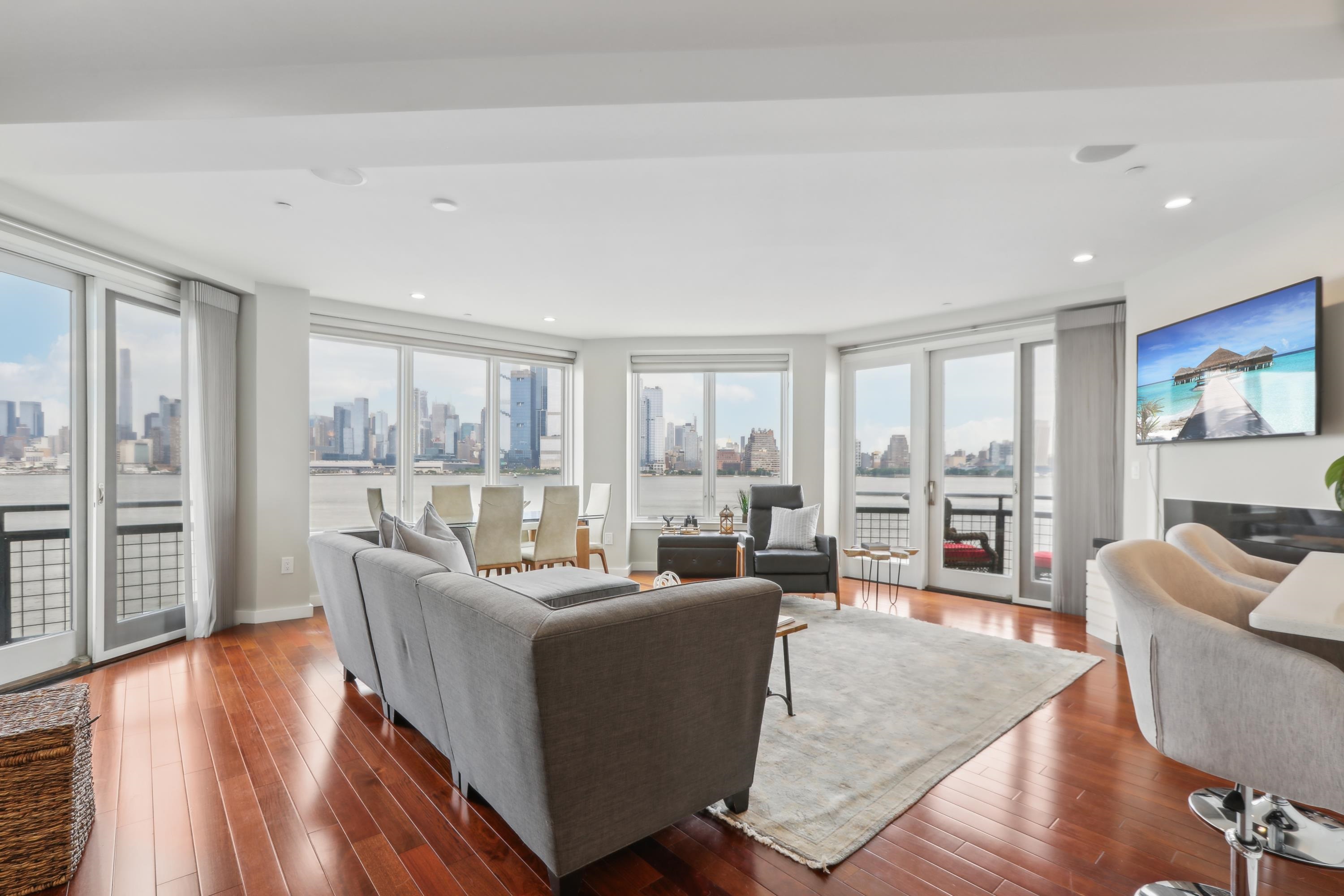 listing main picture