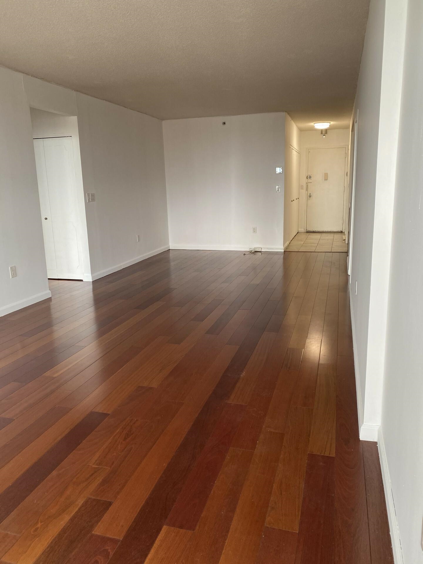 listing main picture