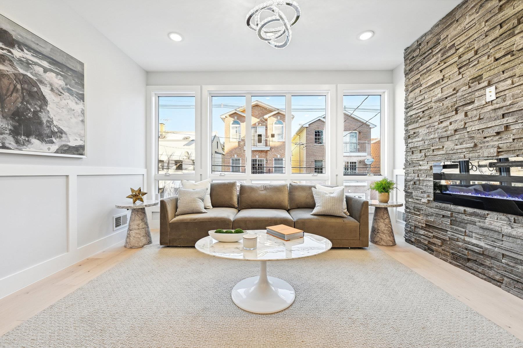 listing main picture