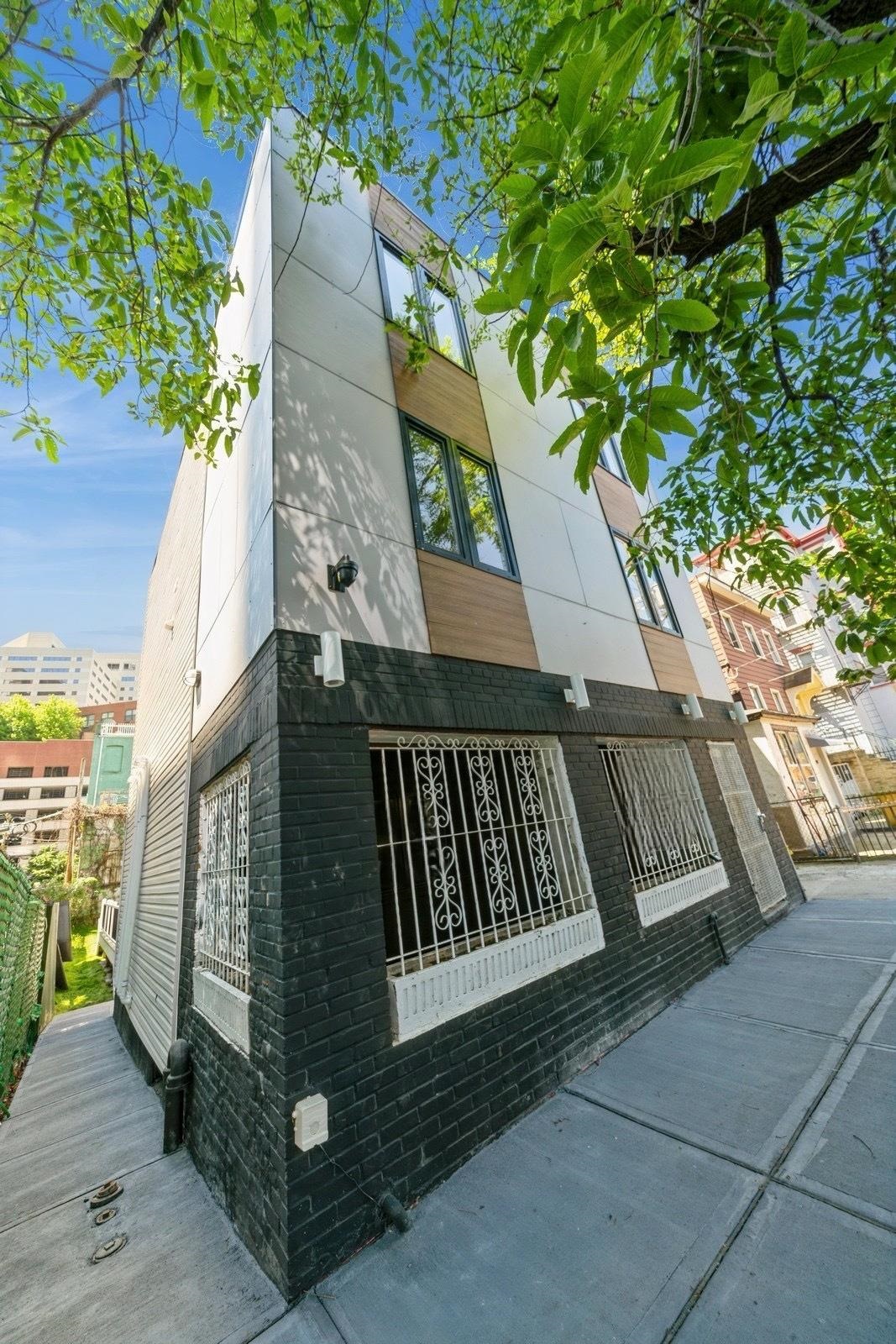 listing main picture