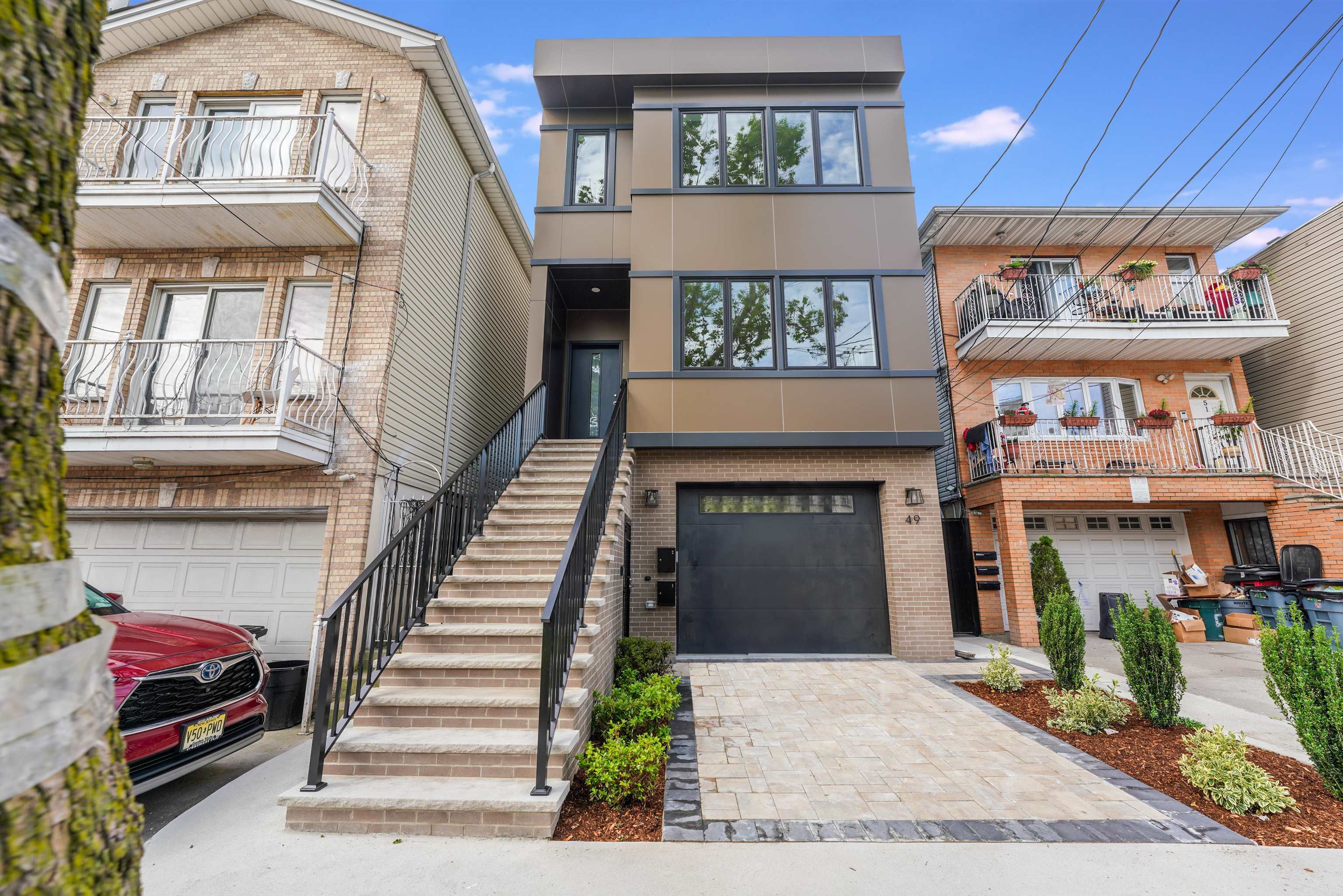 listing main picture