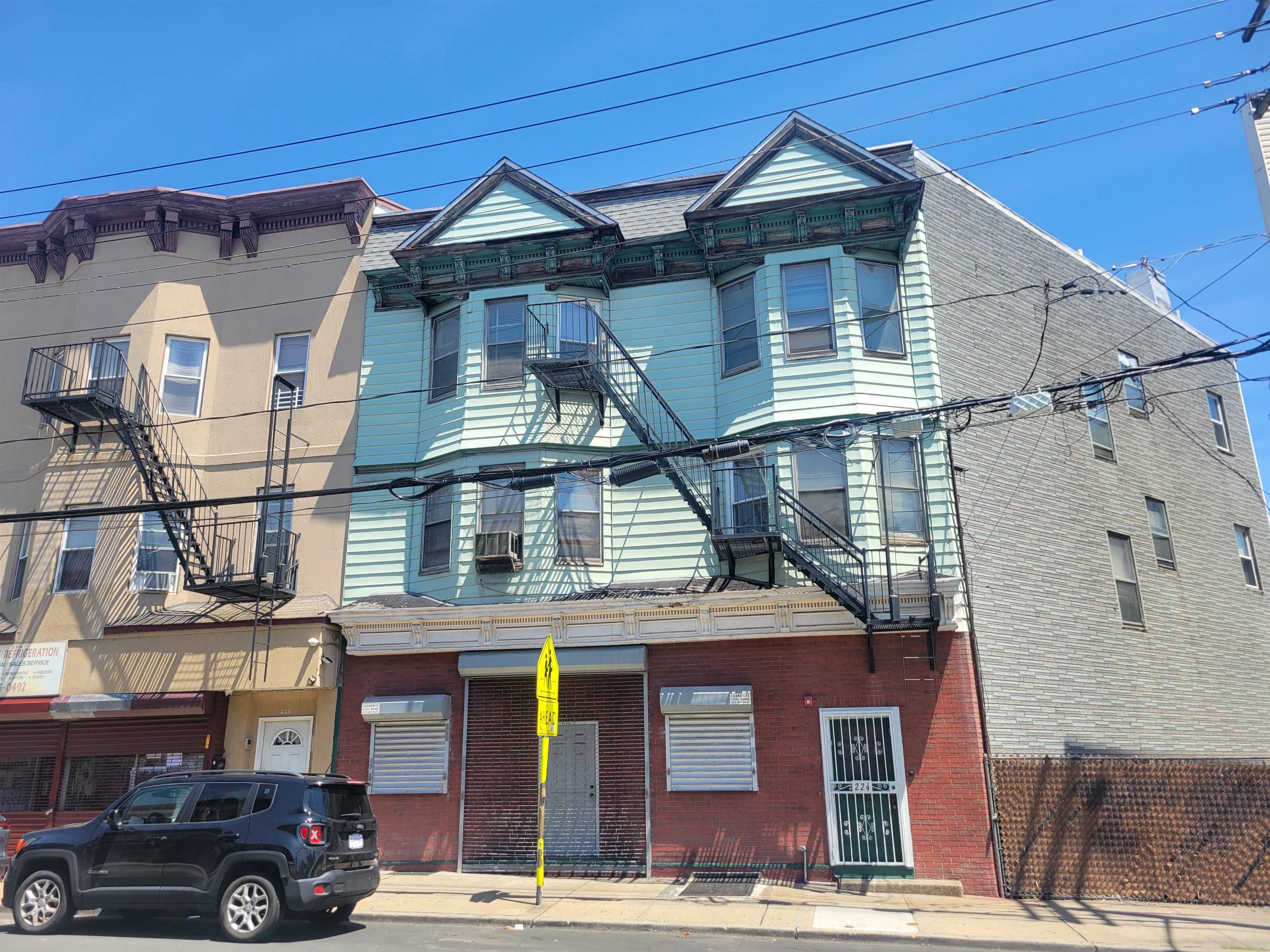 listing main picture