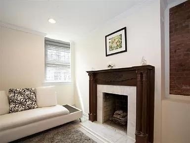 listing main picture