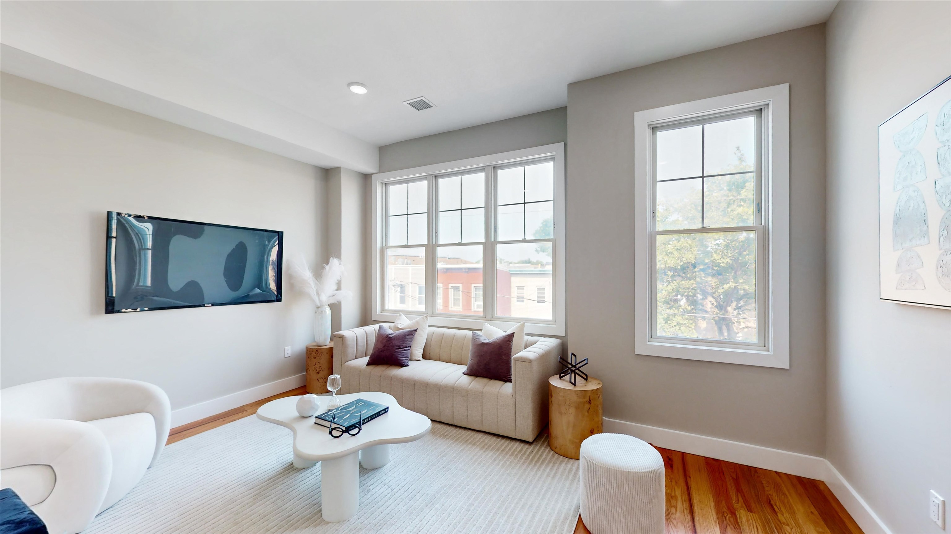 listing main picture