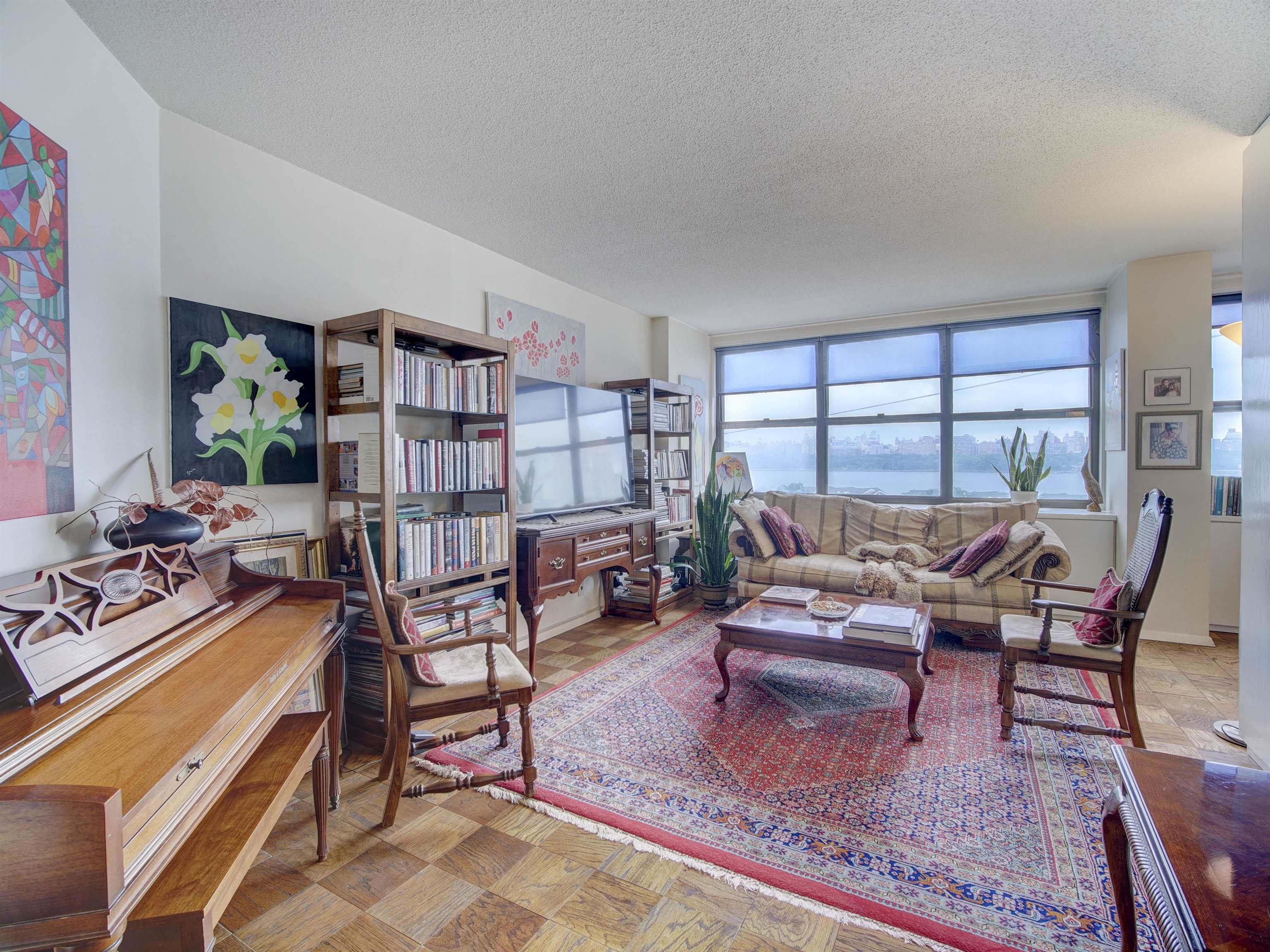 listing main picture