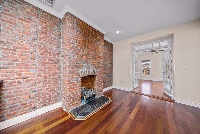 listing main picture