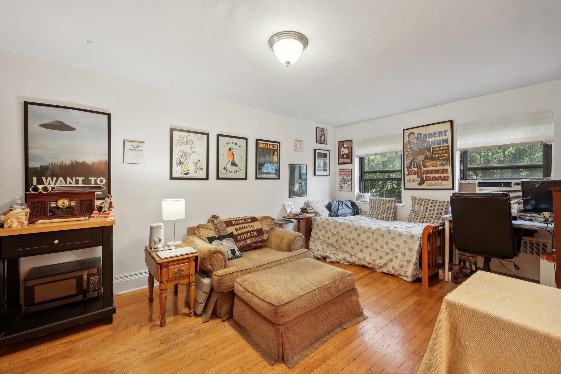 listing main picture