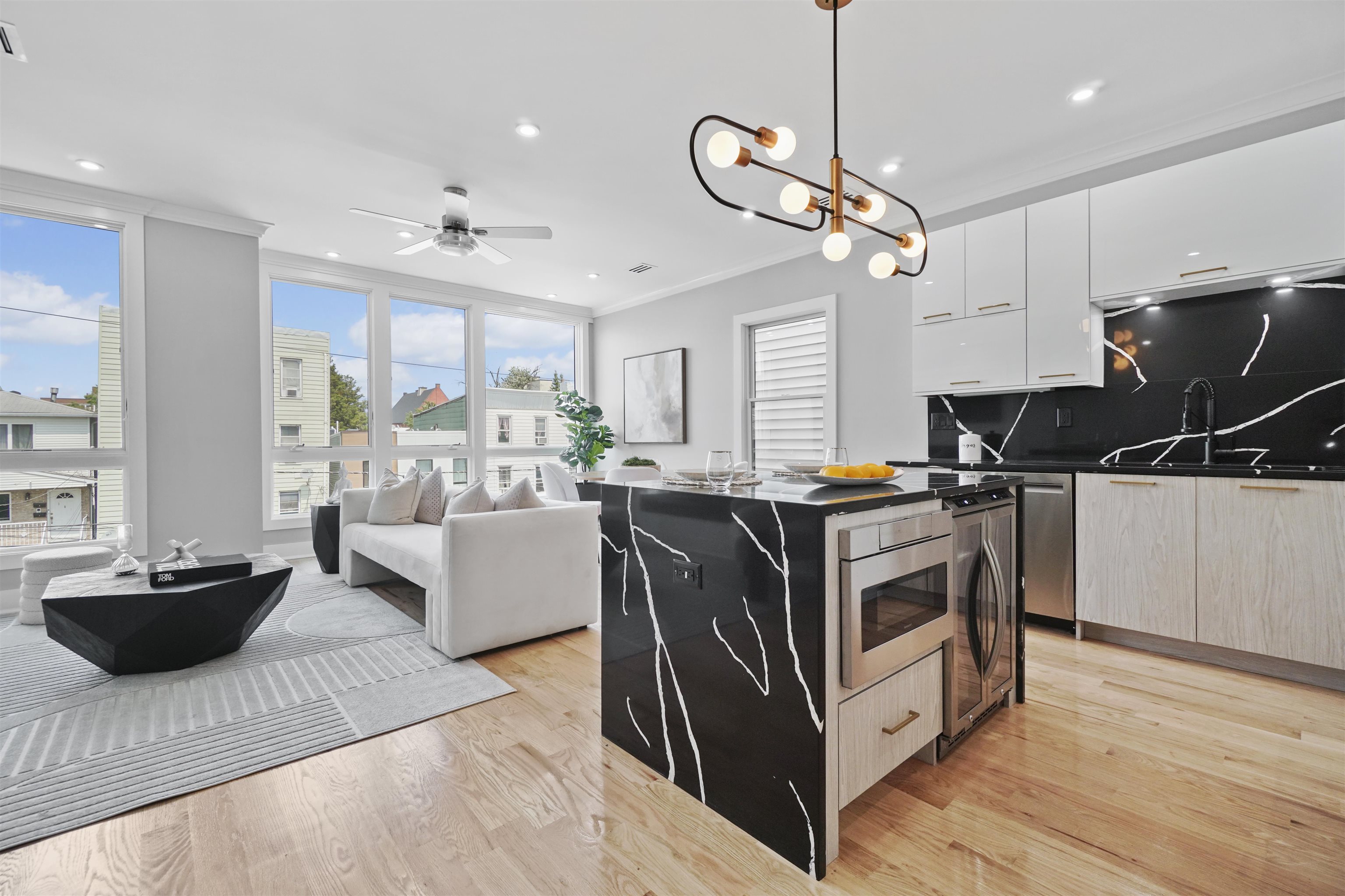 listing main picture