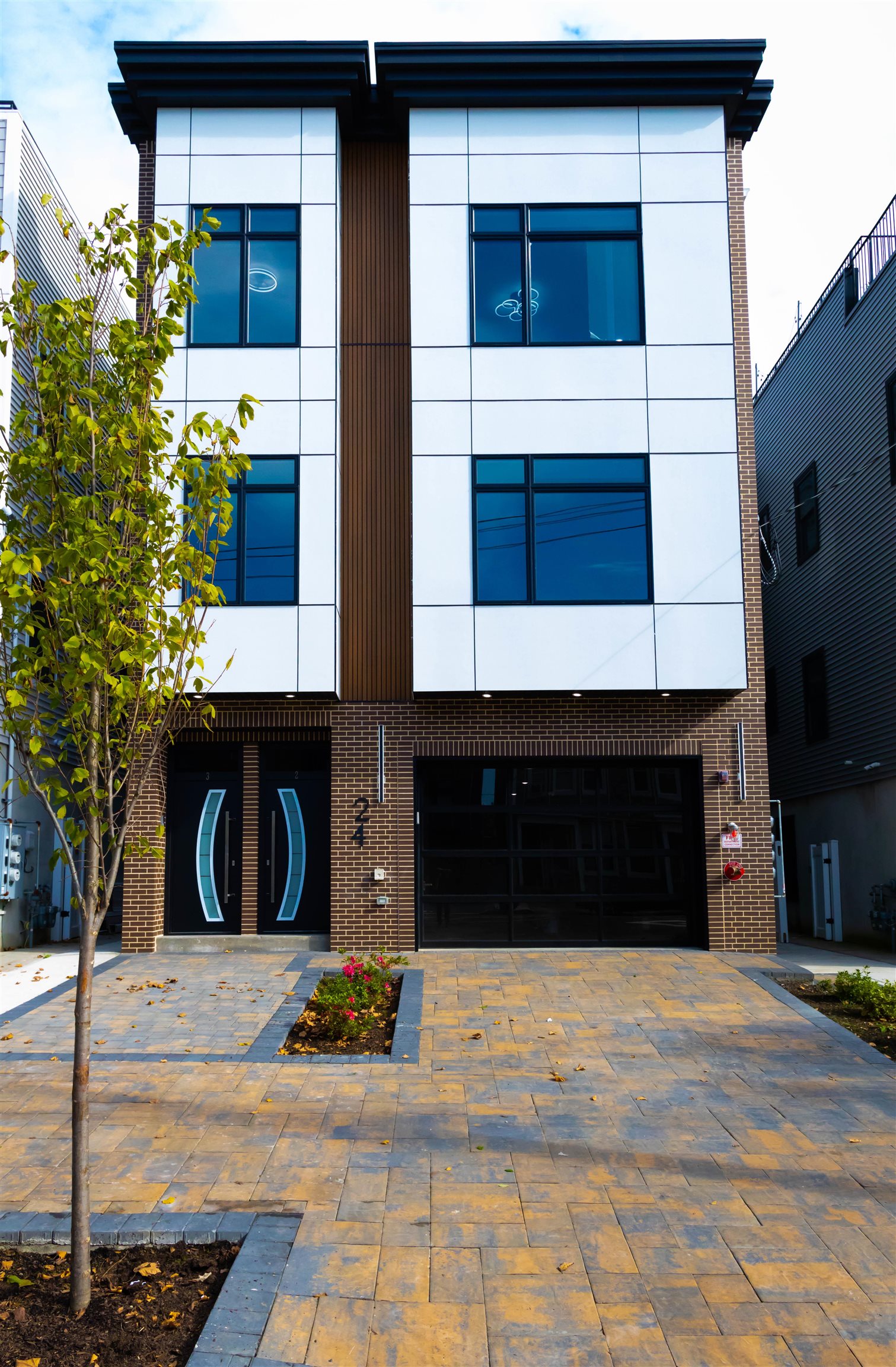 listing main picture