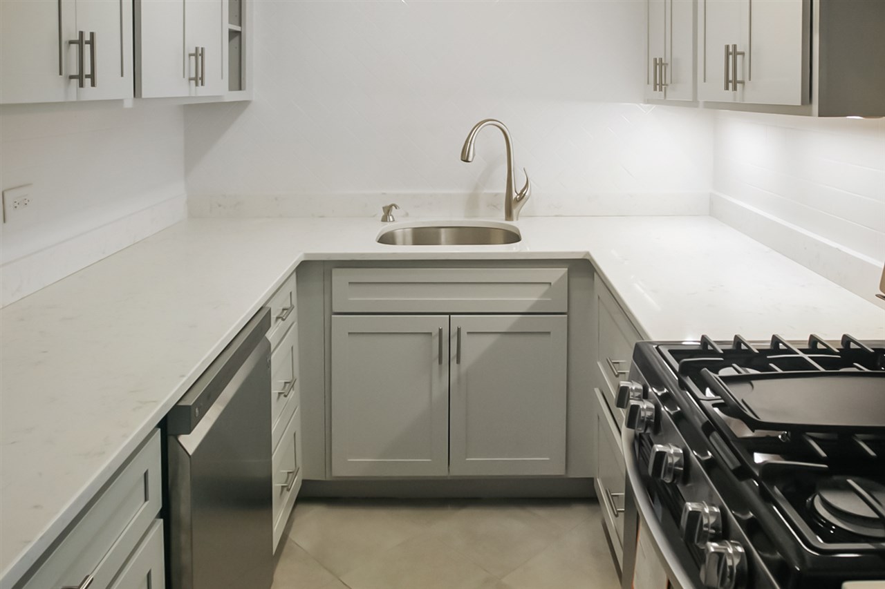 7002 BLVD EAST Guttenberg, New Jersey, United States Luxury Home Rental