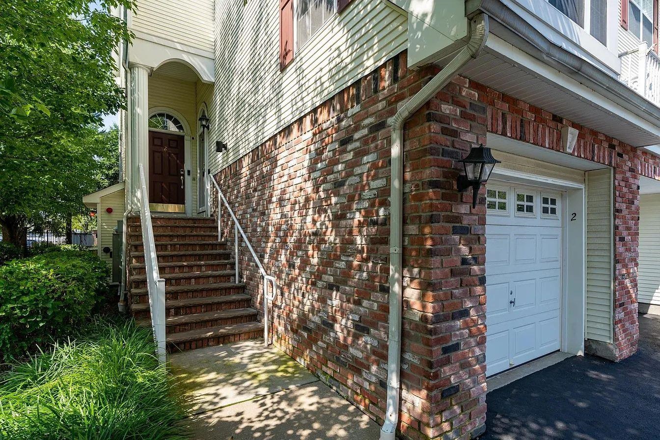 listing main picture