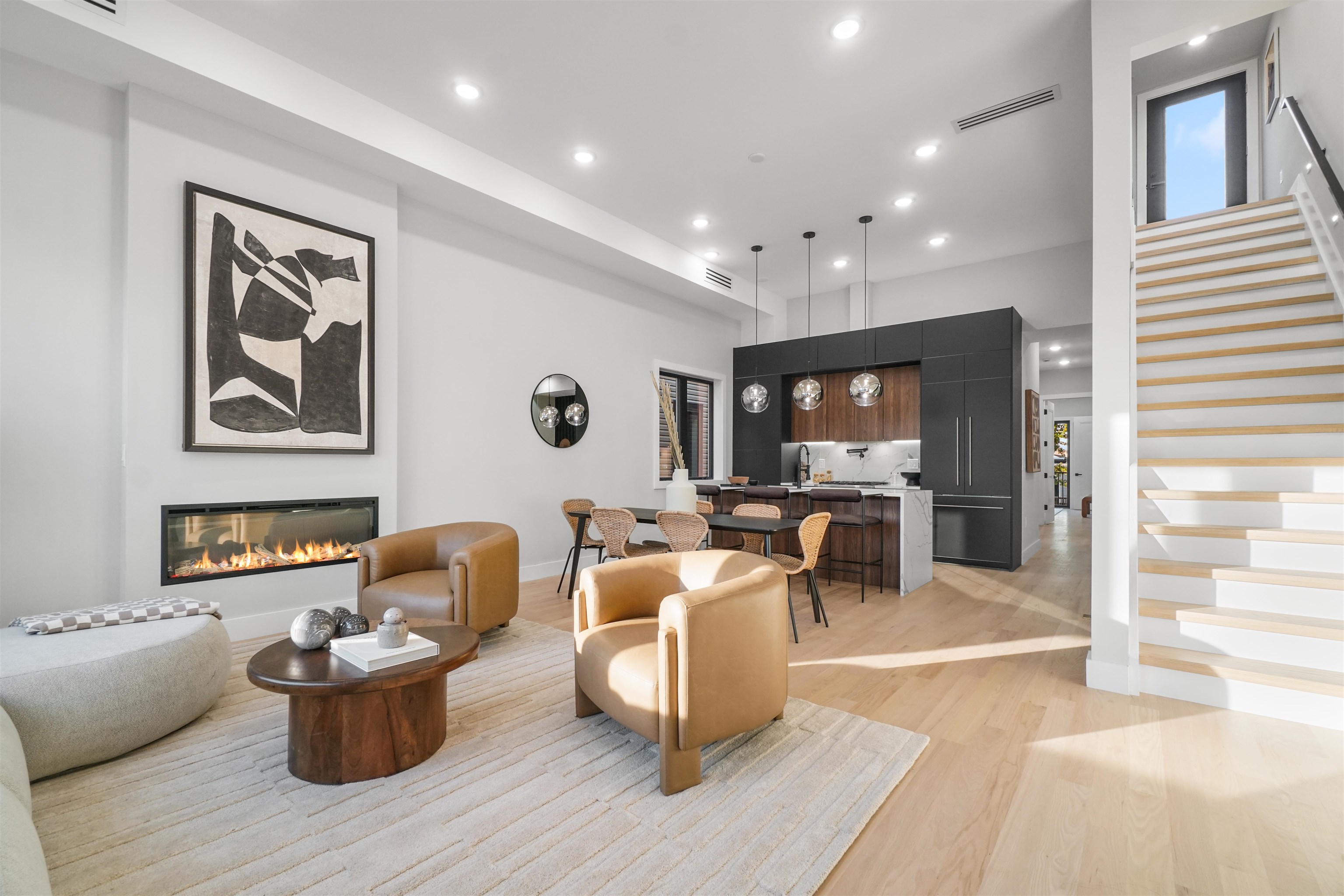 listing main picture