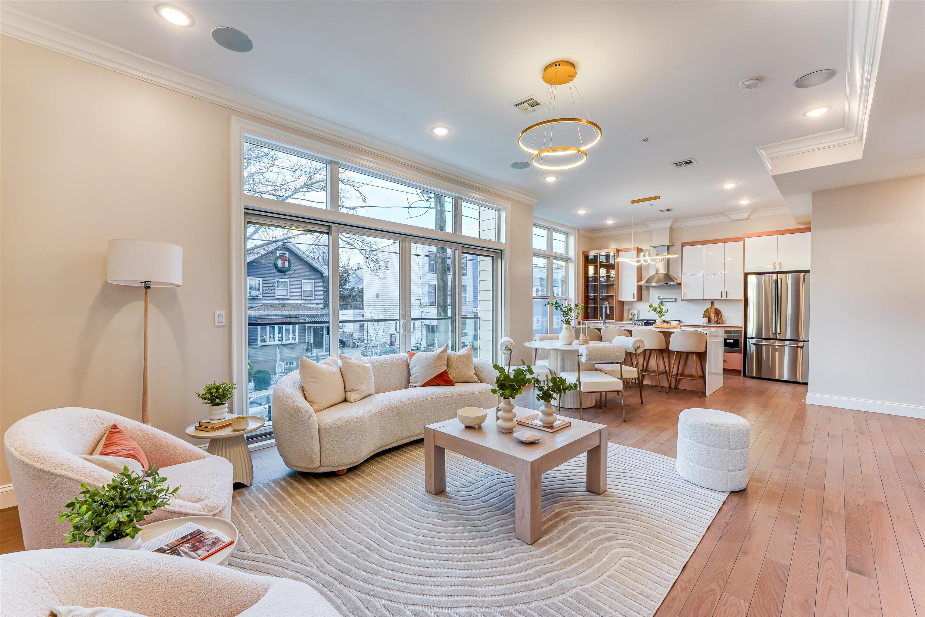 listing main picture