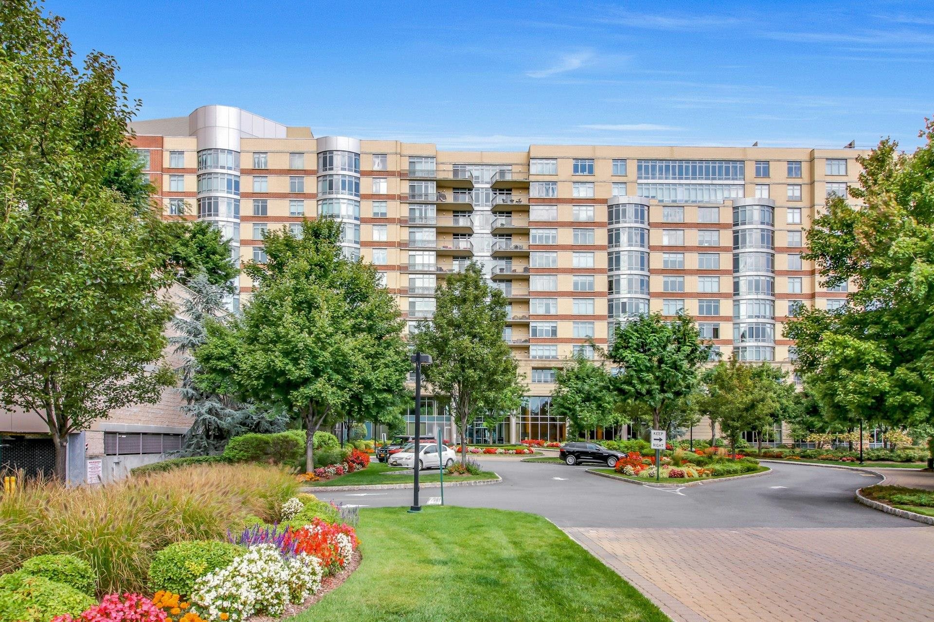 listing main picture