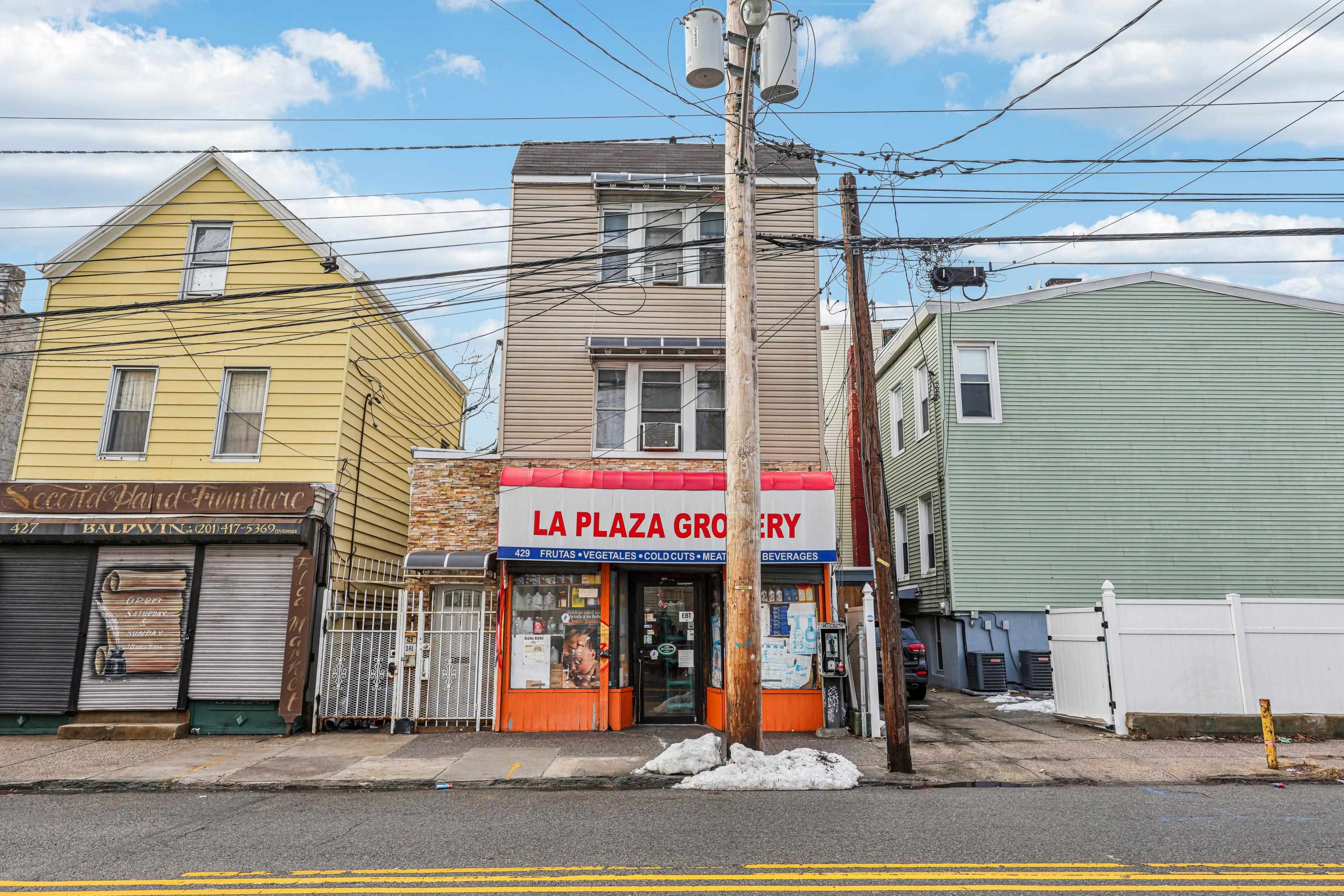 listing main picture