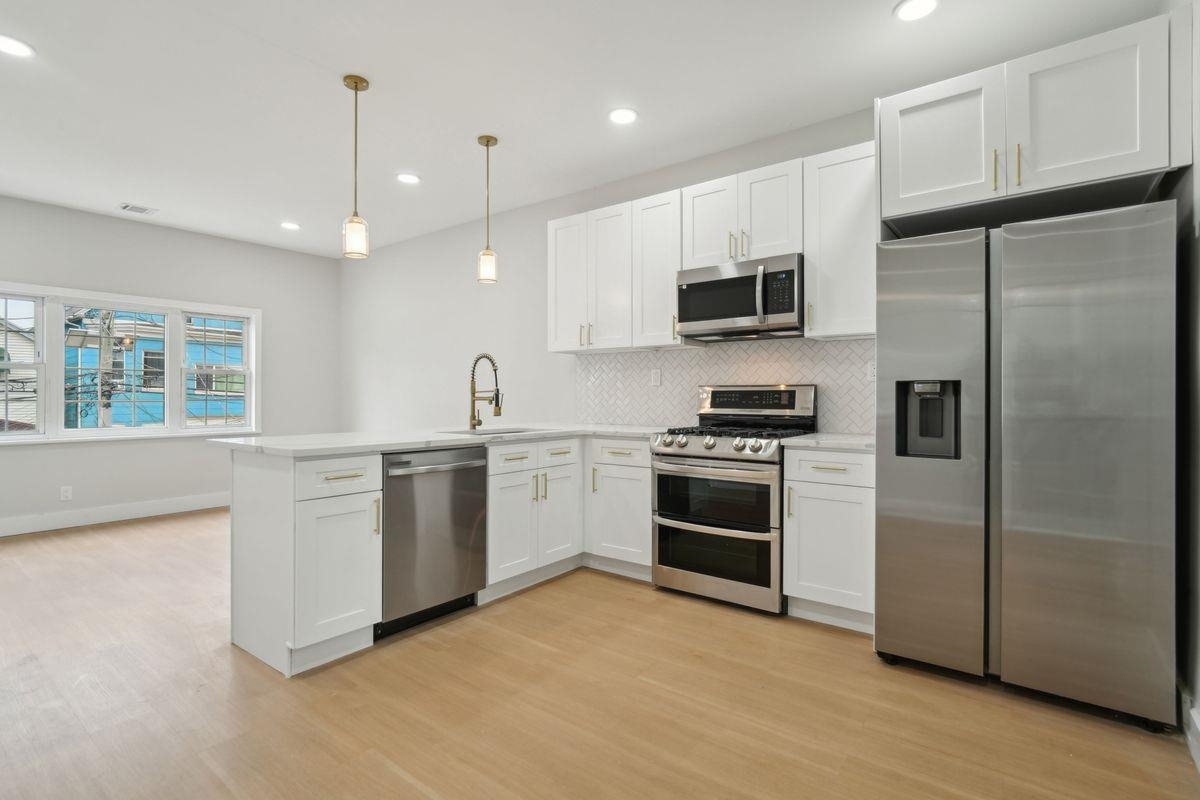 13 WEST 13TH ST 2, Bayonne, NJ 07002