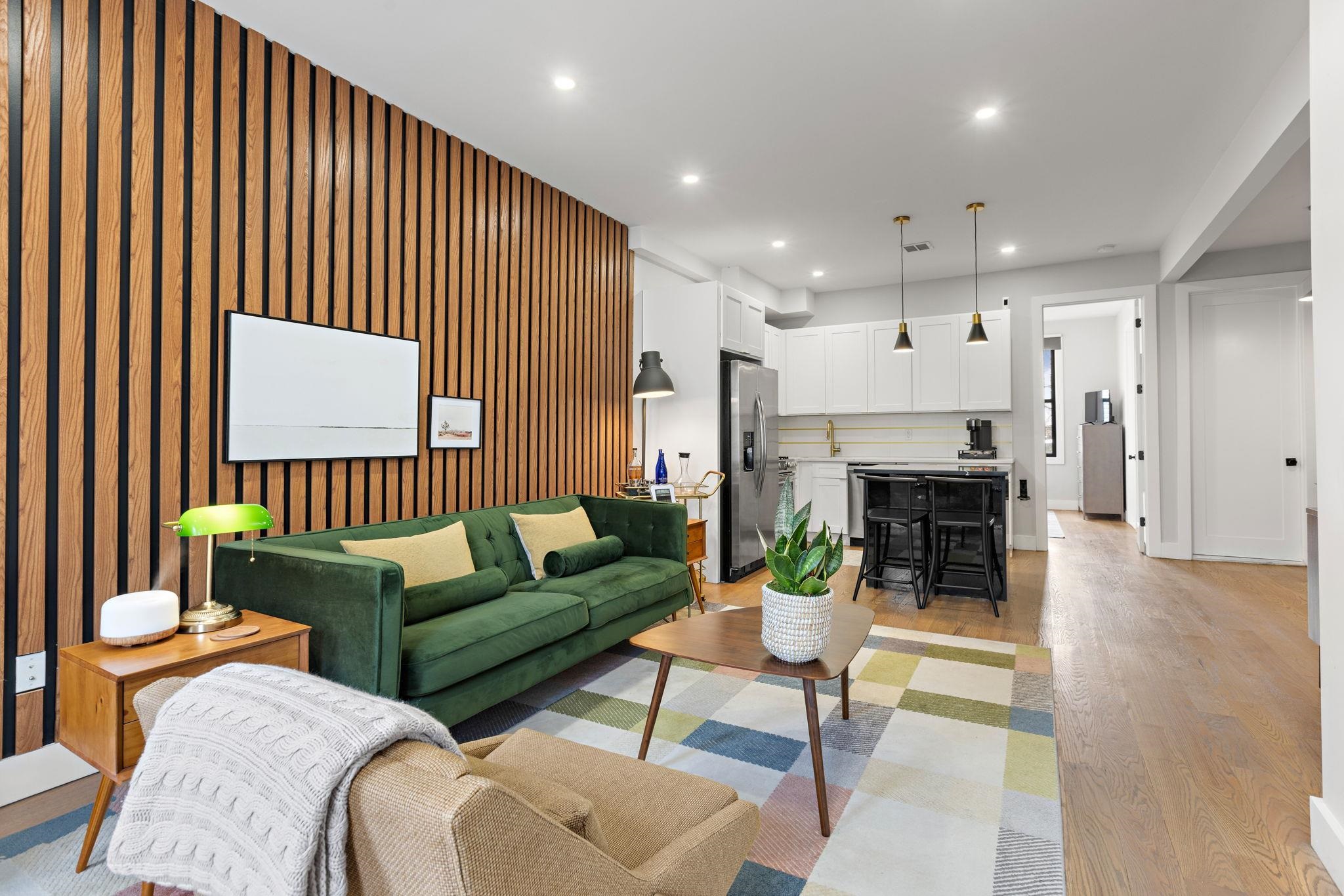 listing main picture