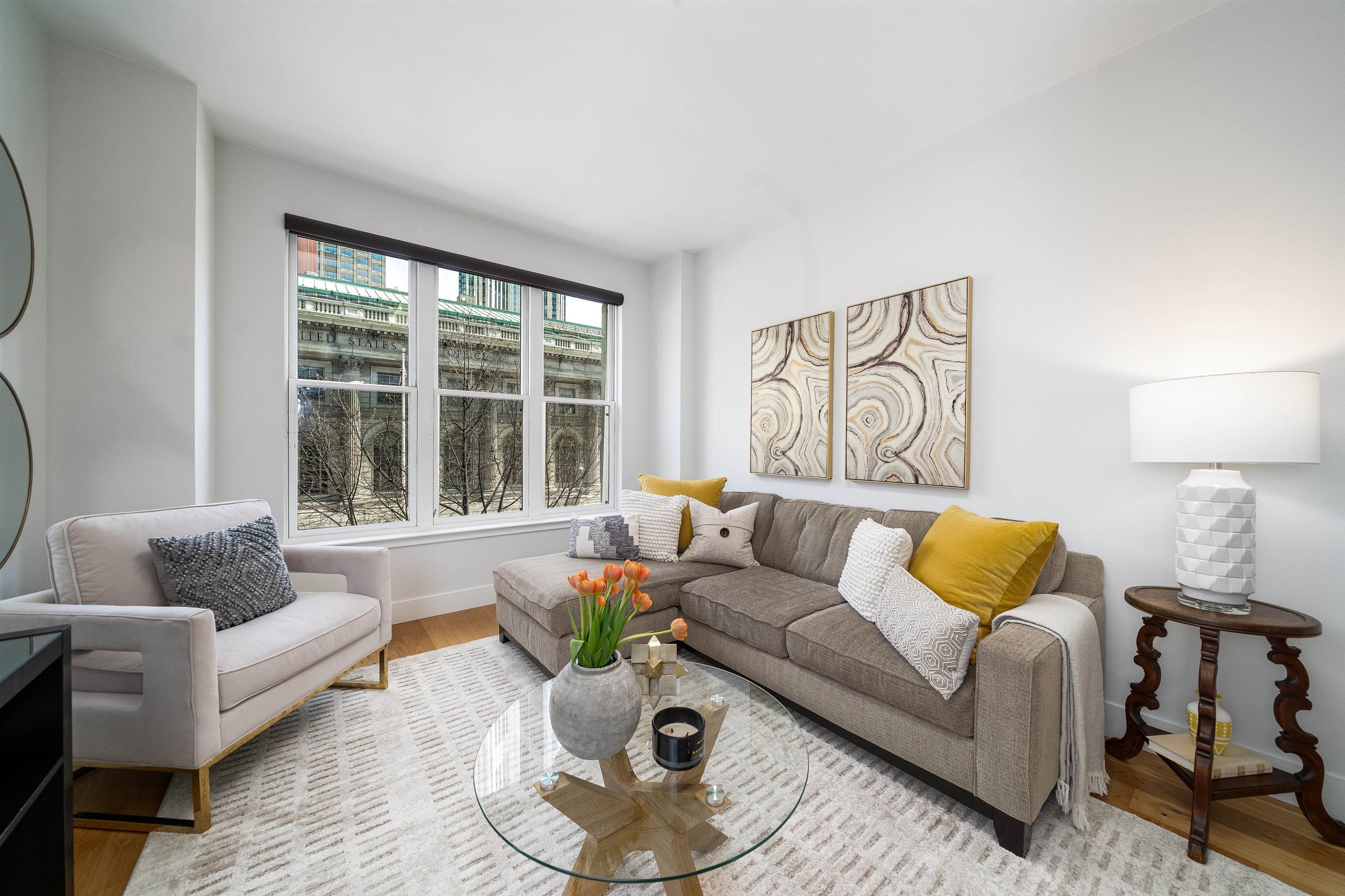 listing main picture