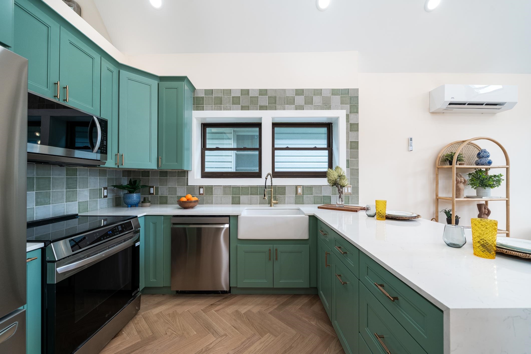 listing main picture