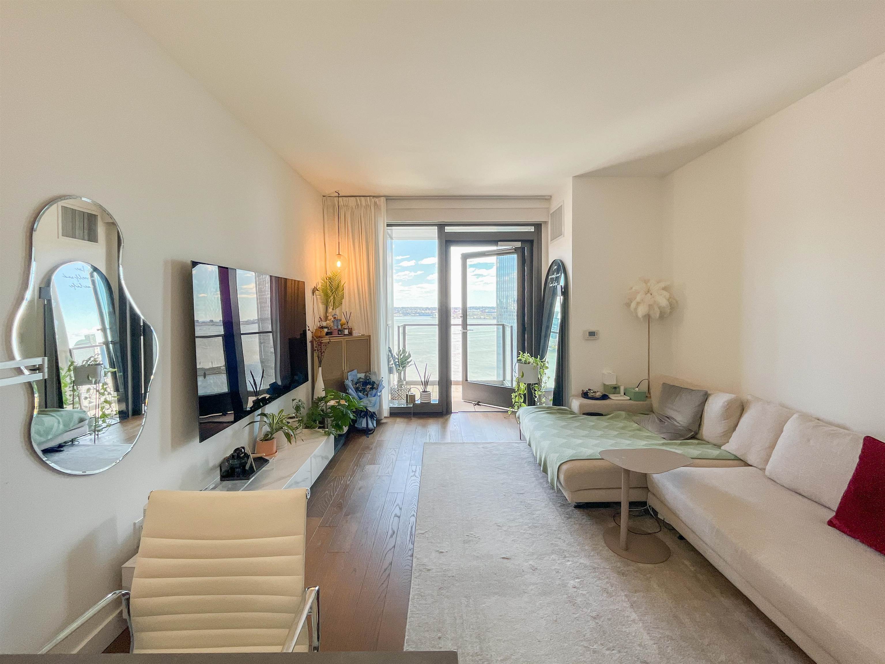 listing main picture