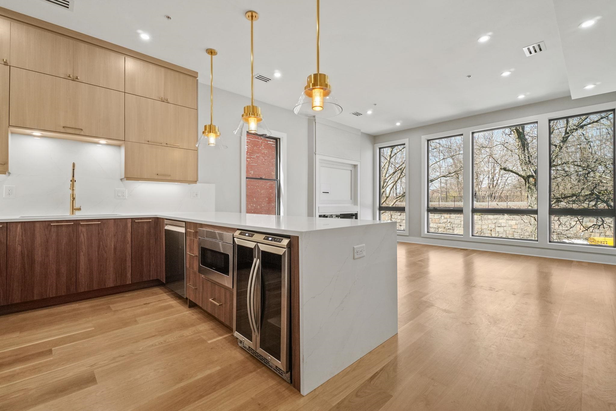 listing main picture