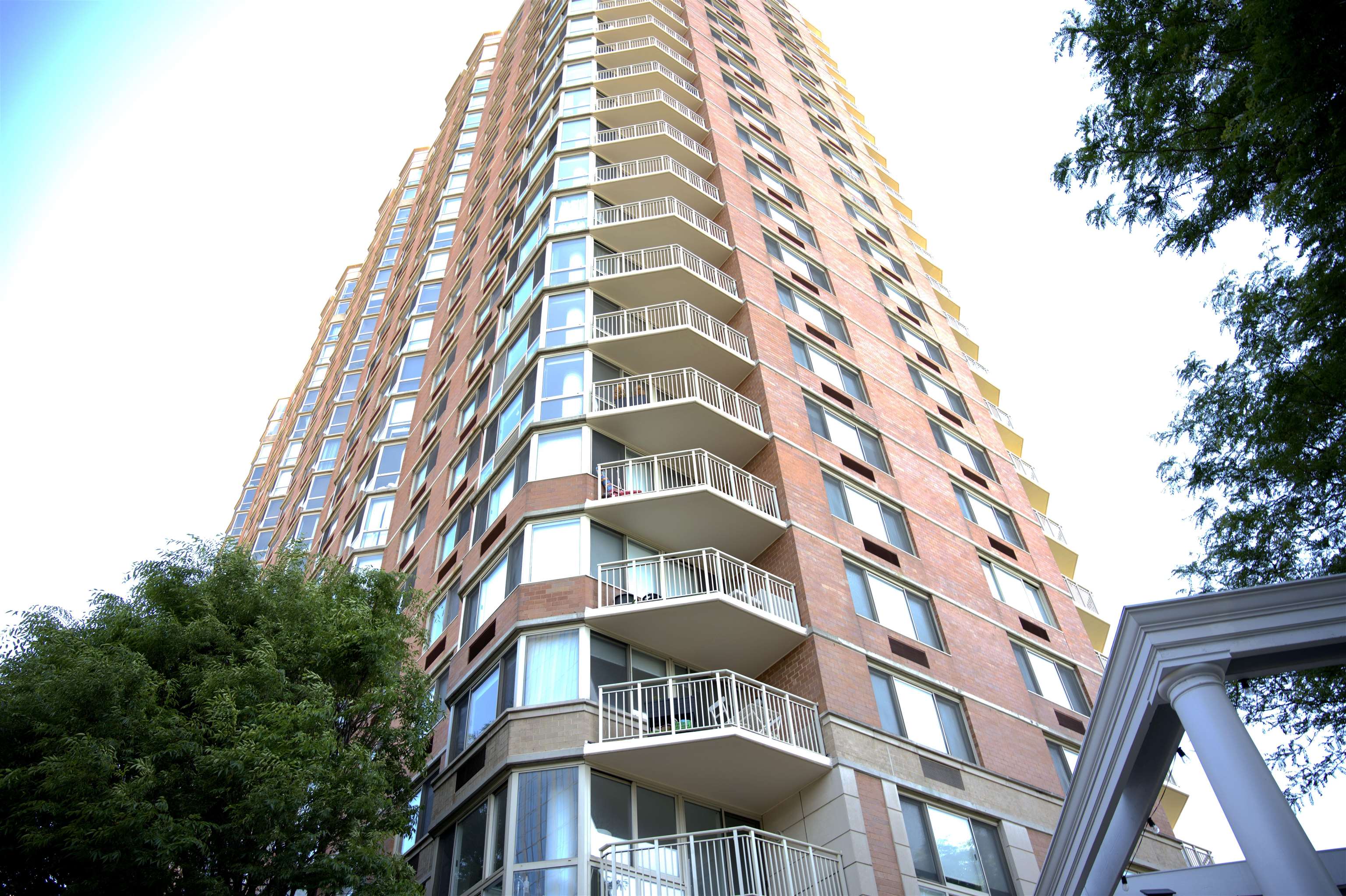 listing main picture