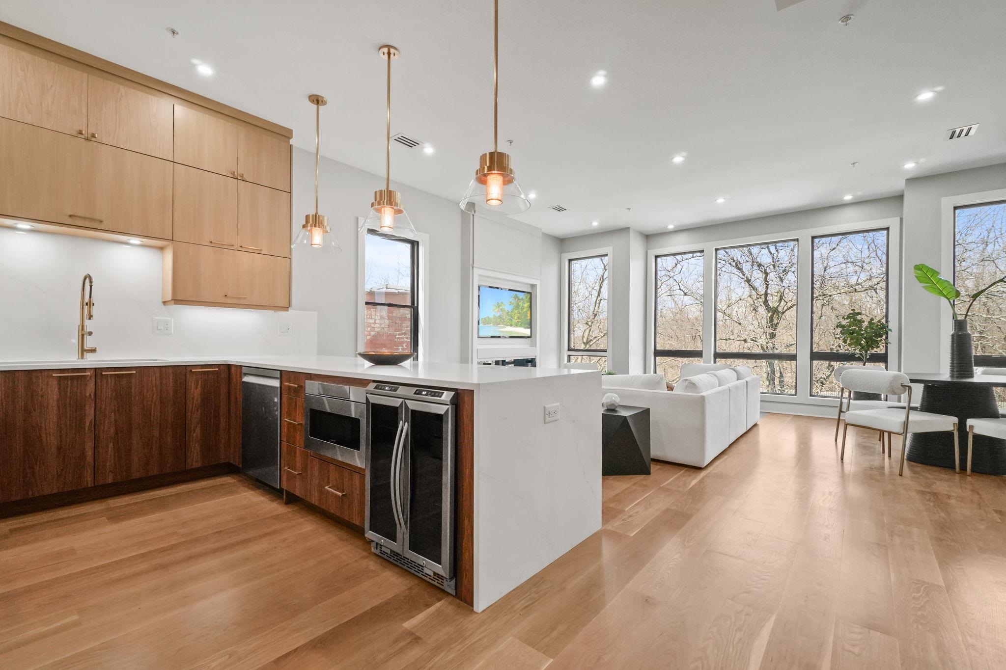 listing main picture