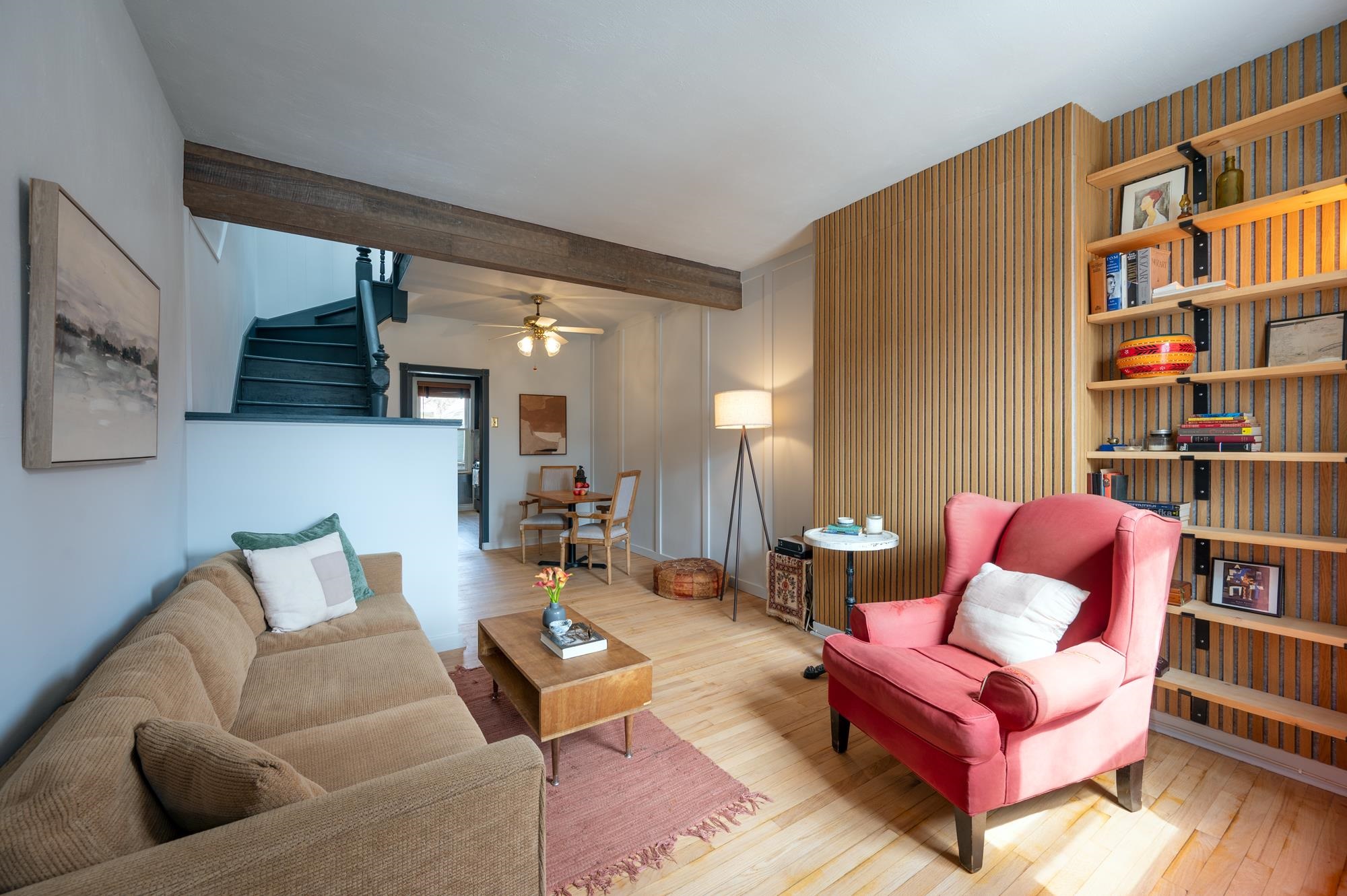 listing main picture